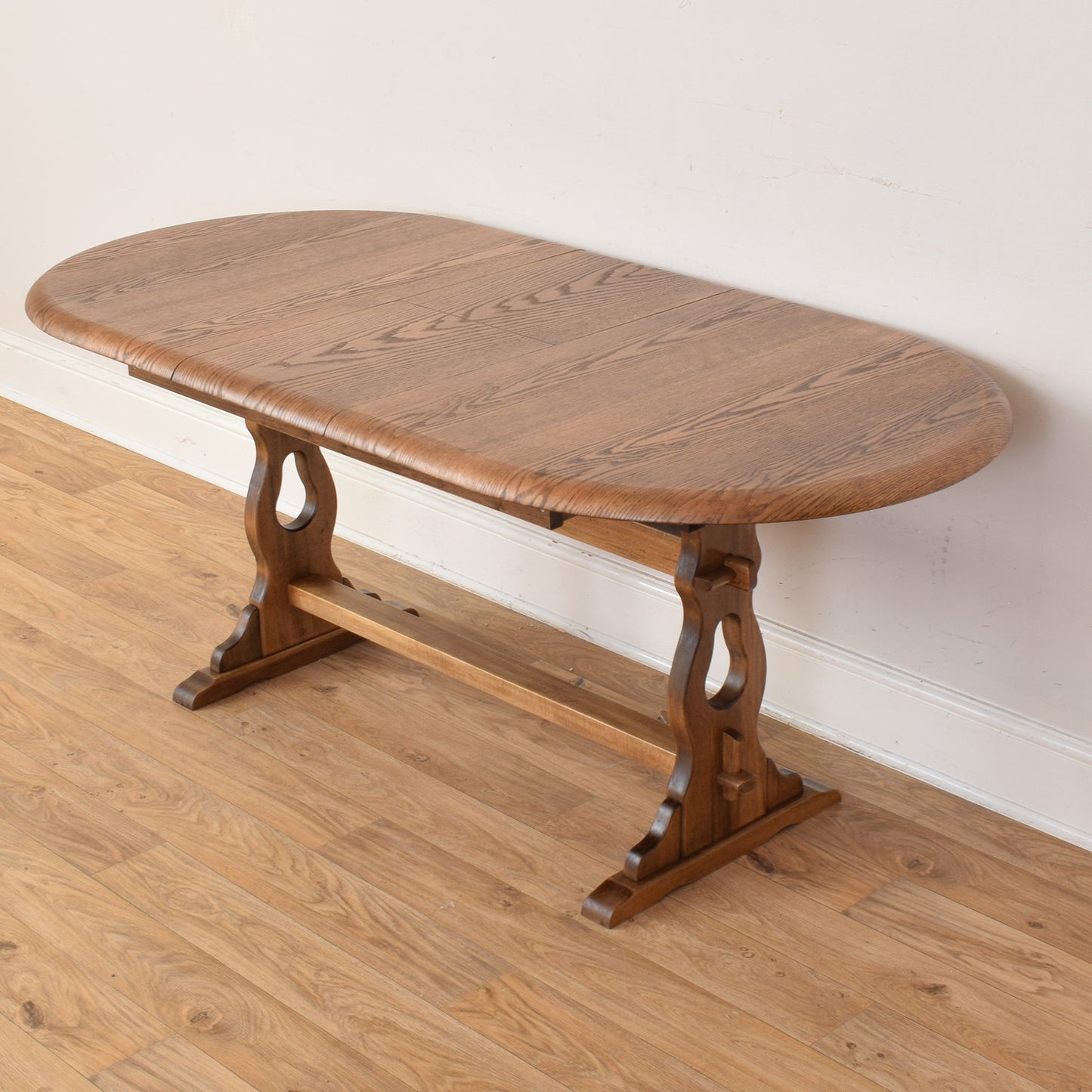 Extendable Table And Six Chairs