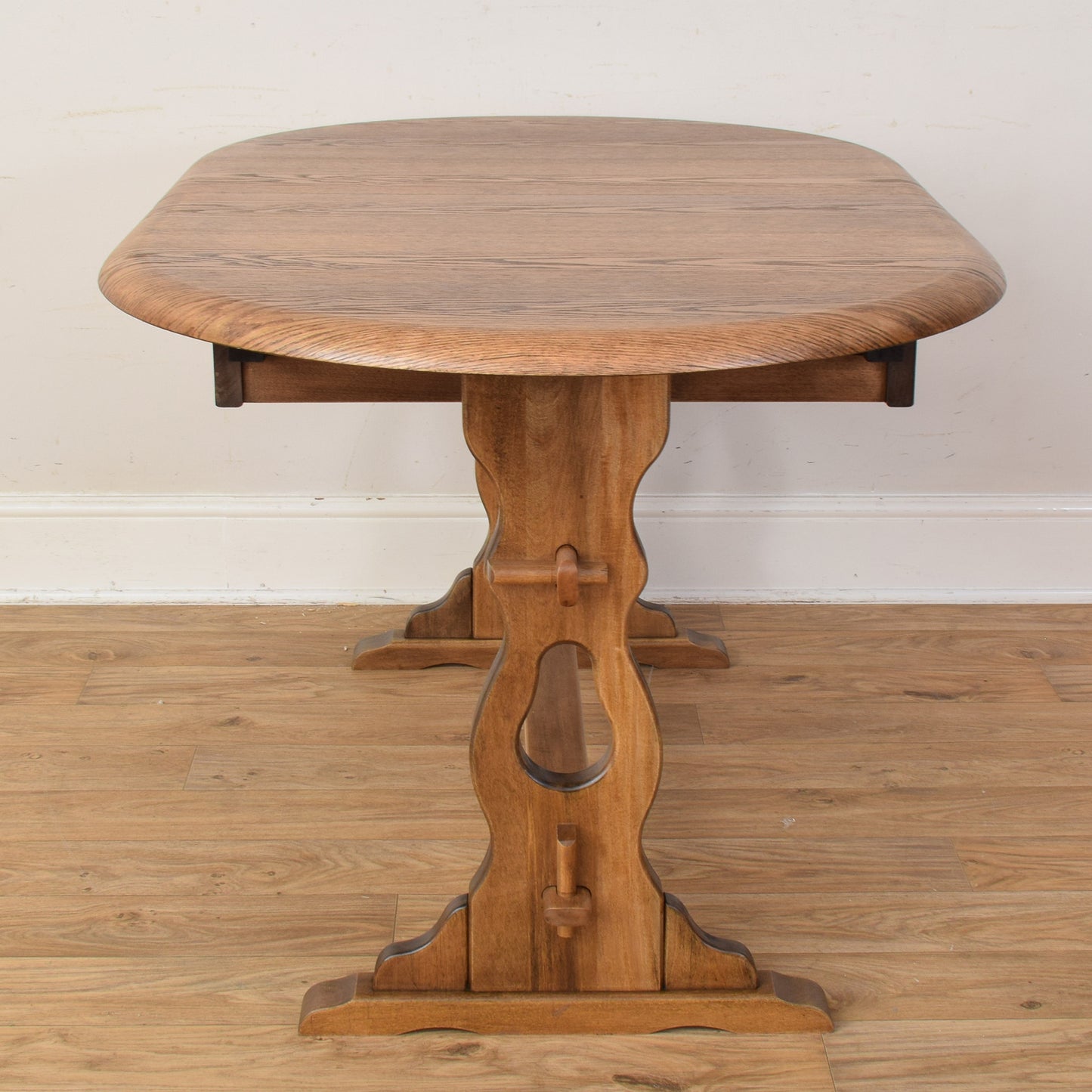 Extendable Table And Six Chairs