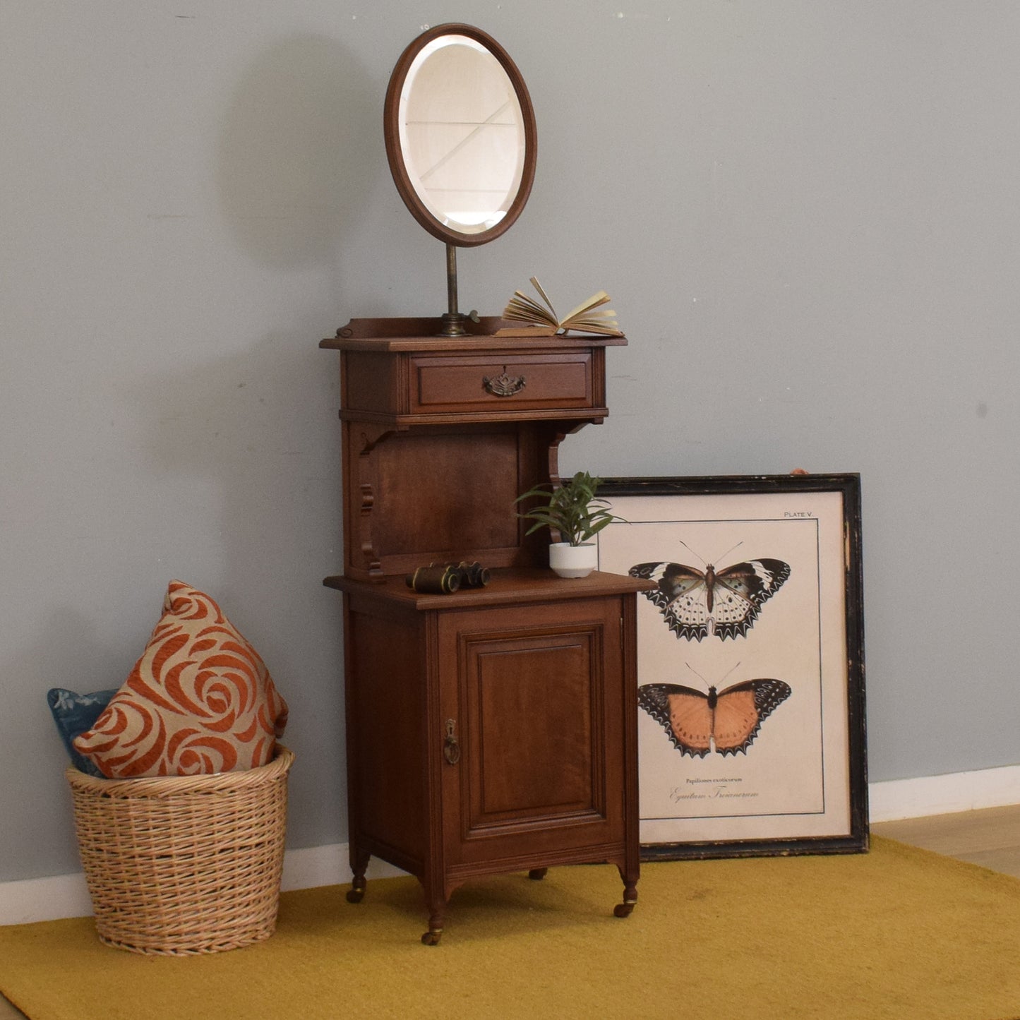 Victorian Gentleman’s Wash Stand