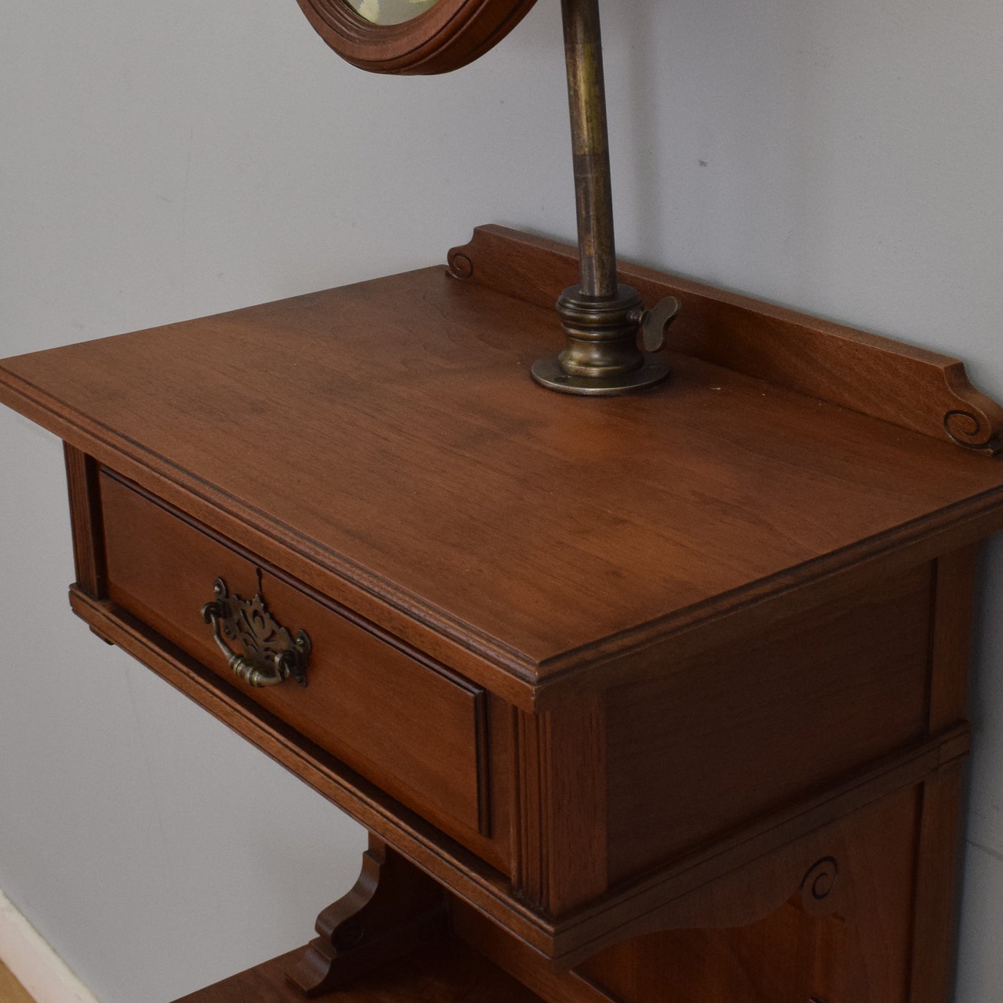Victorian Gentleman’s Wash Stand