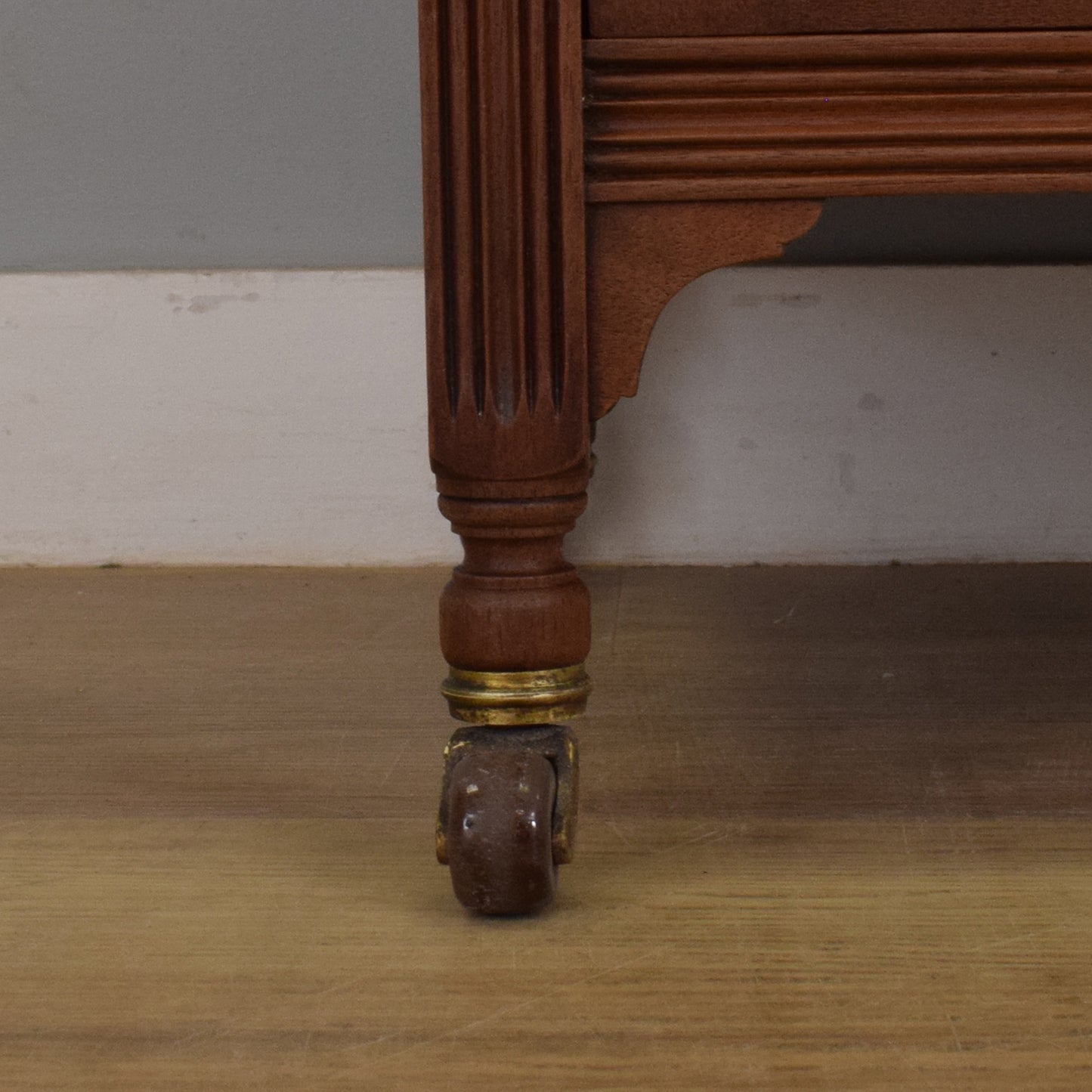 Victorian Gentleman’s Wash Stand