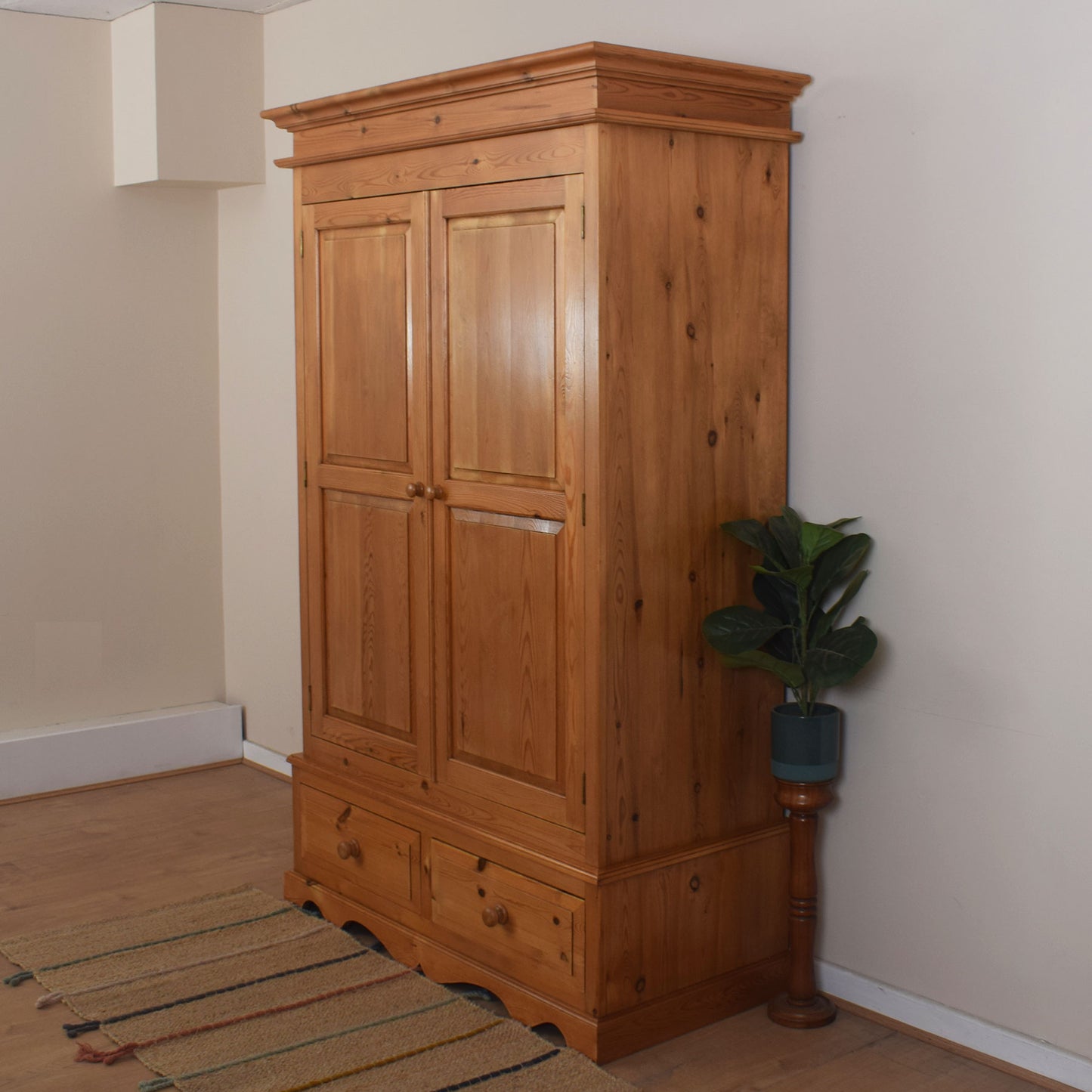 Large Pine Double Wardrobe