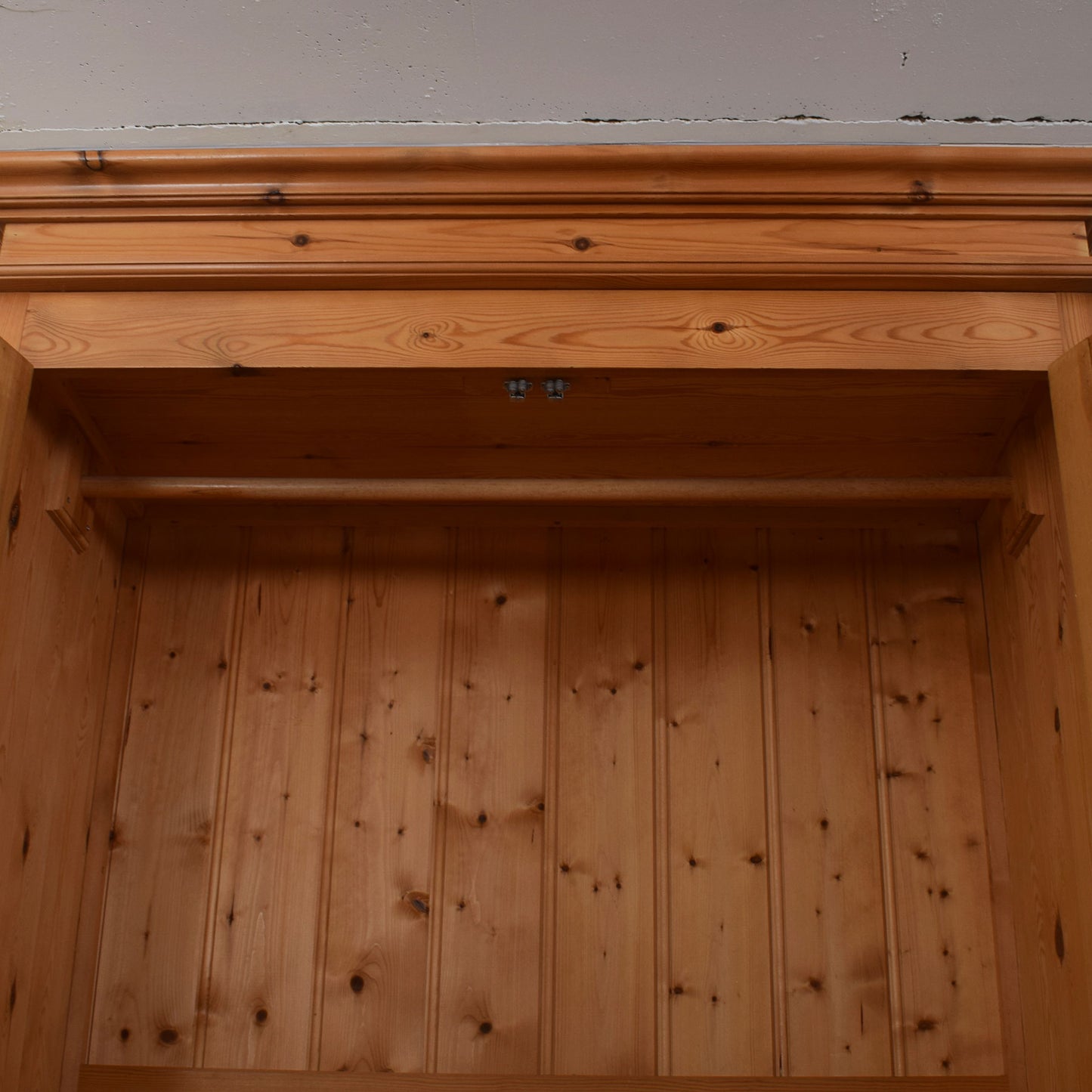 Large Pine Double Wardrobe