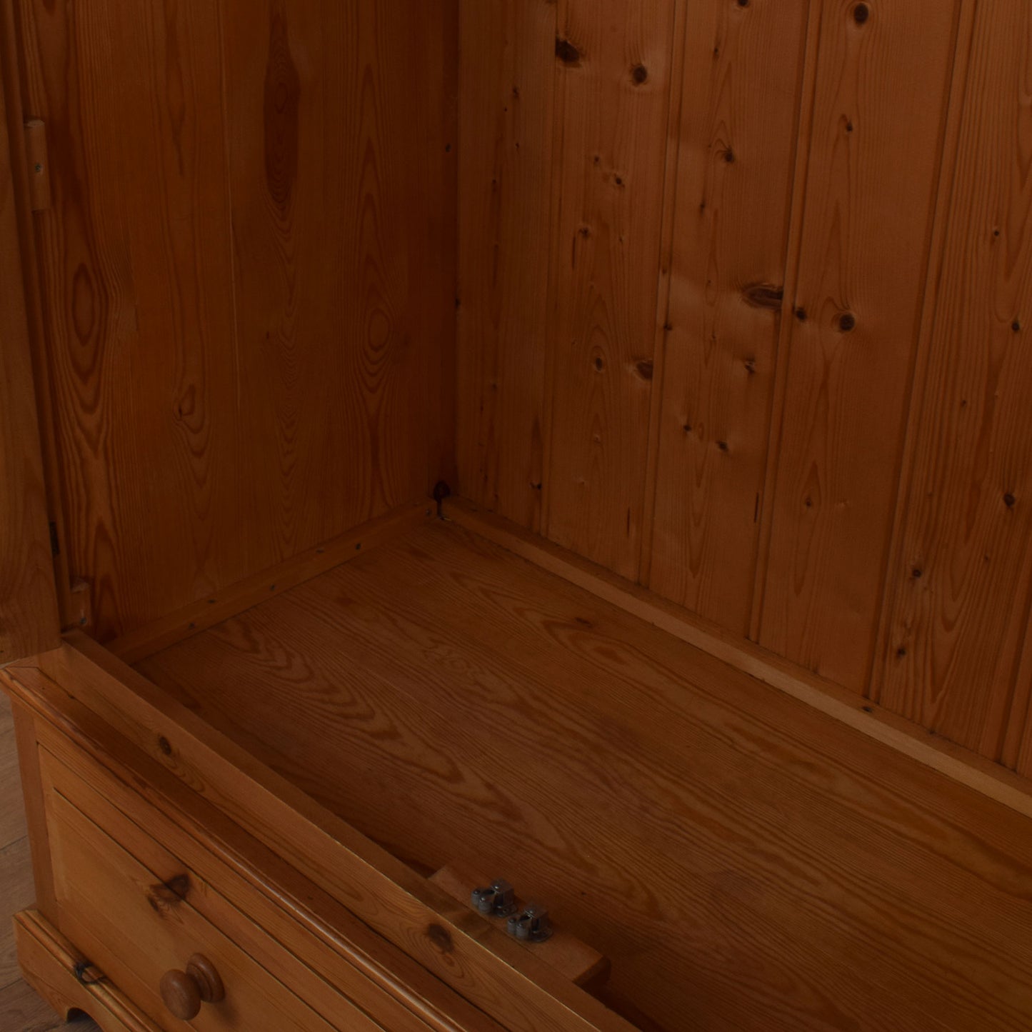 Large Pine Double Wardrobe