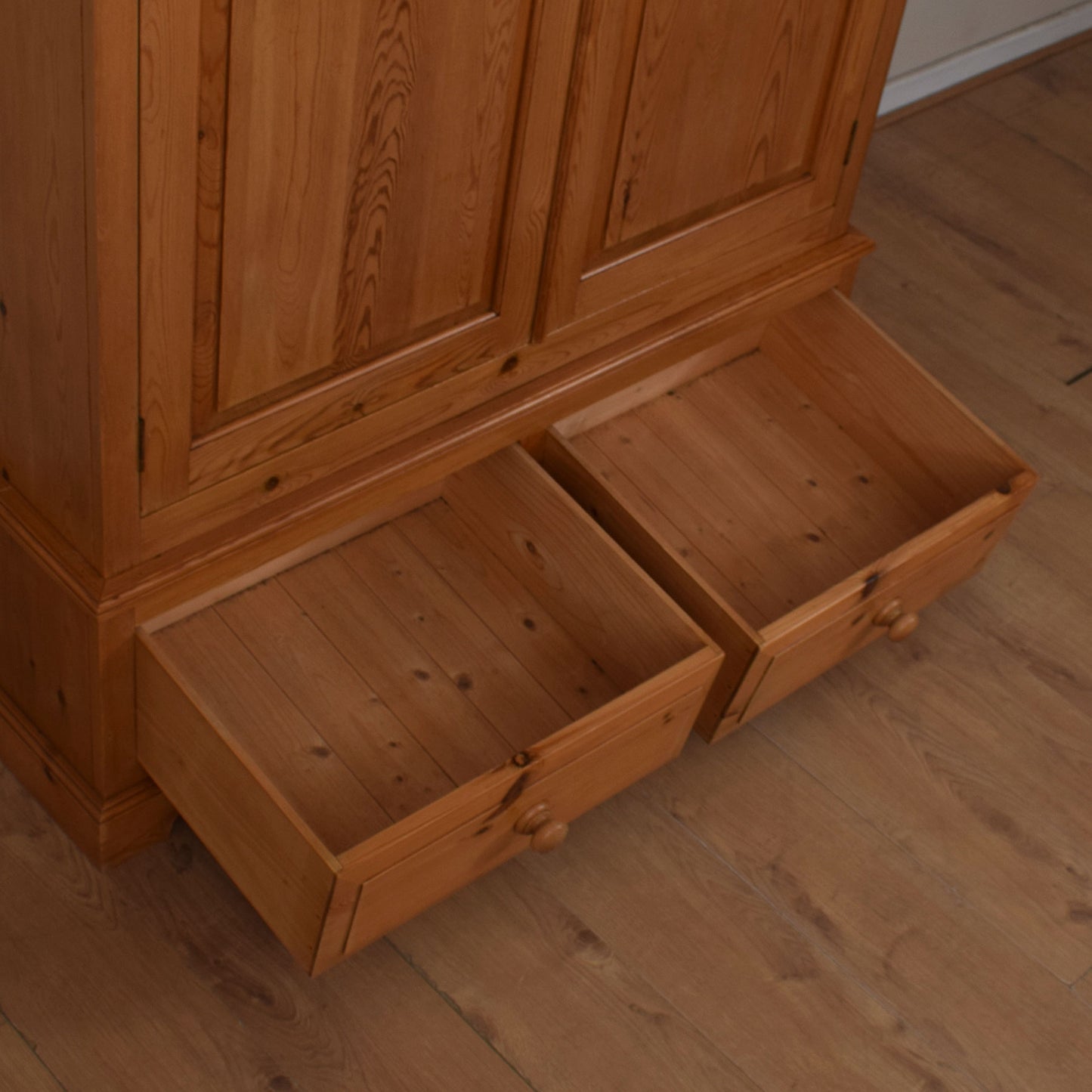 Large Pine Double Wardrobe
