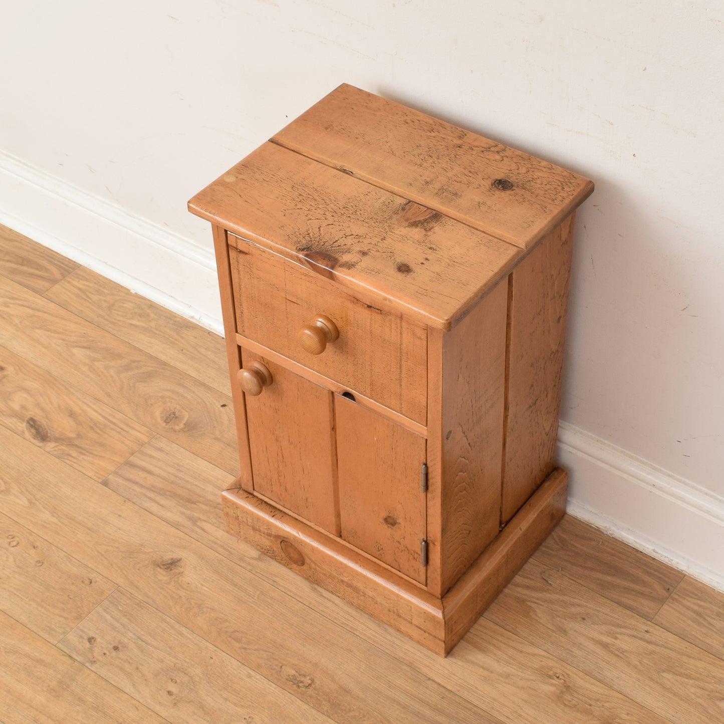Pine Bedside