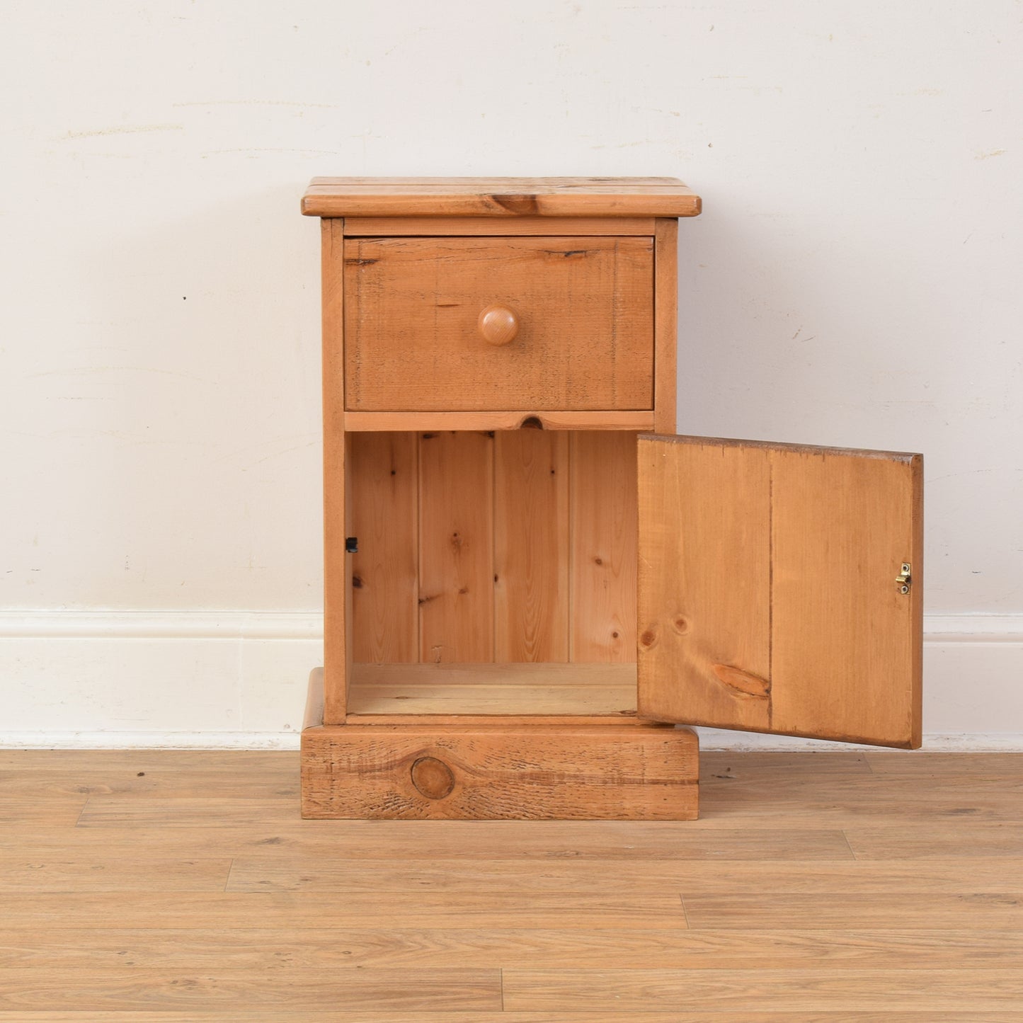 Pine Bedside