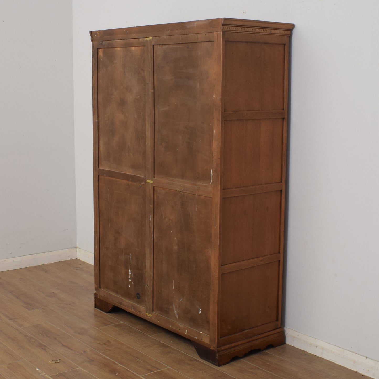 Old Charm Wardrobe