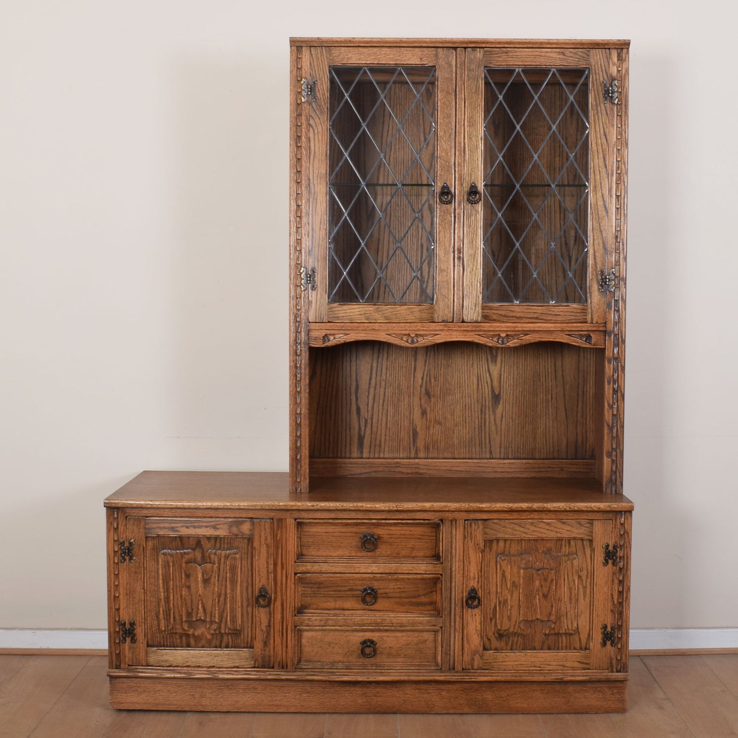 Jaycee Oak Display Unit