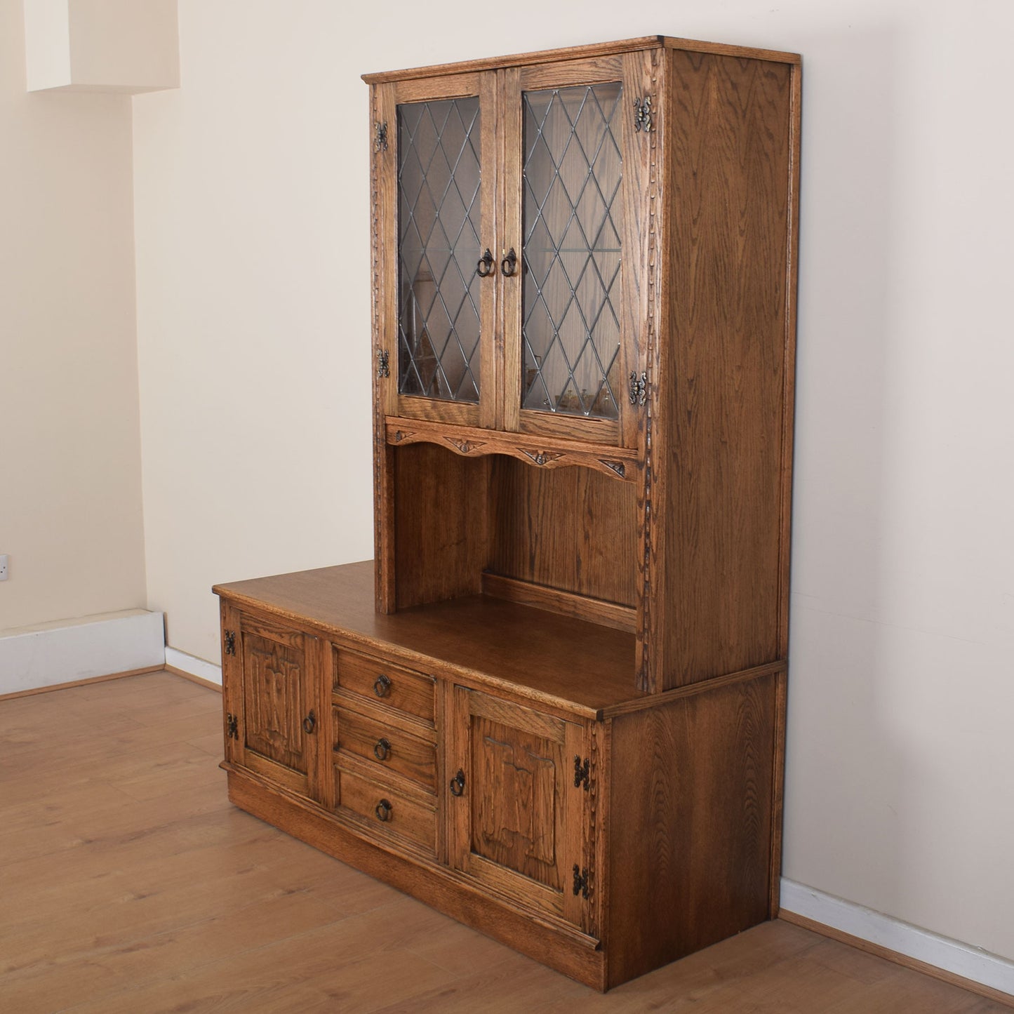 Jaycee Oak Display Unit