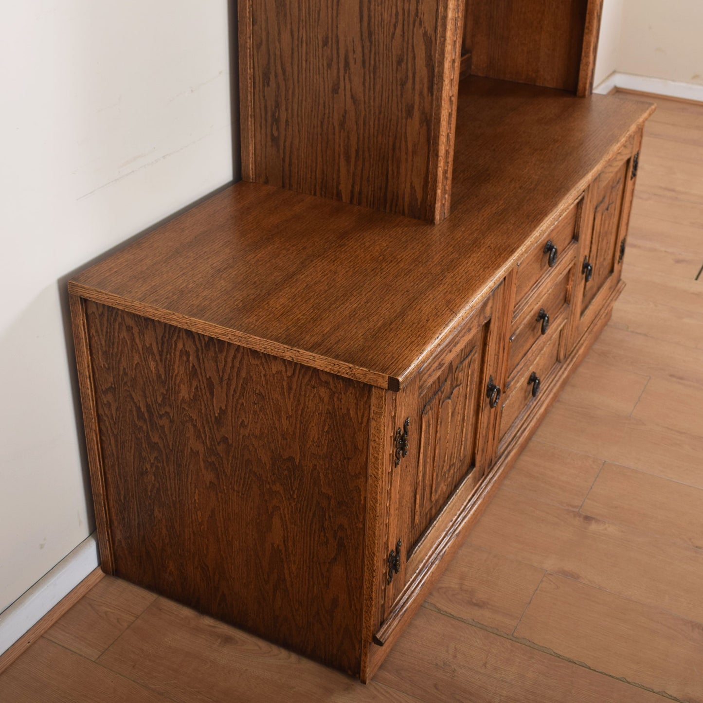 Jaycee Oak Display Unit