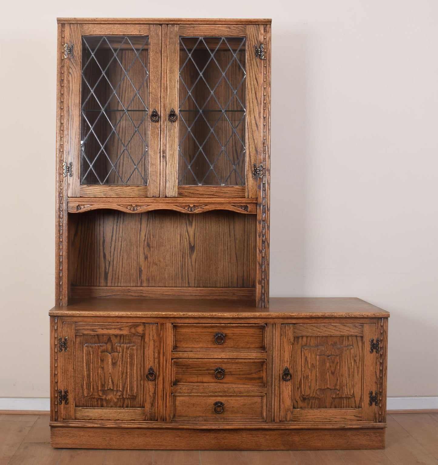 Jaycee Oak Display Unit