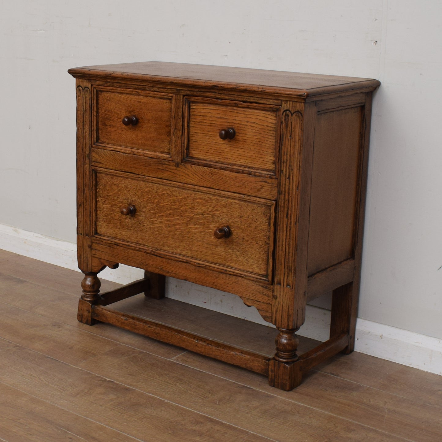 Oak Chest of Drawers