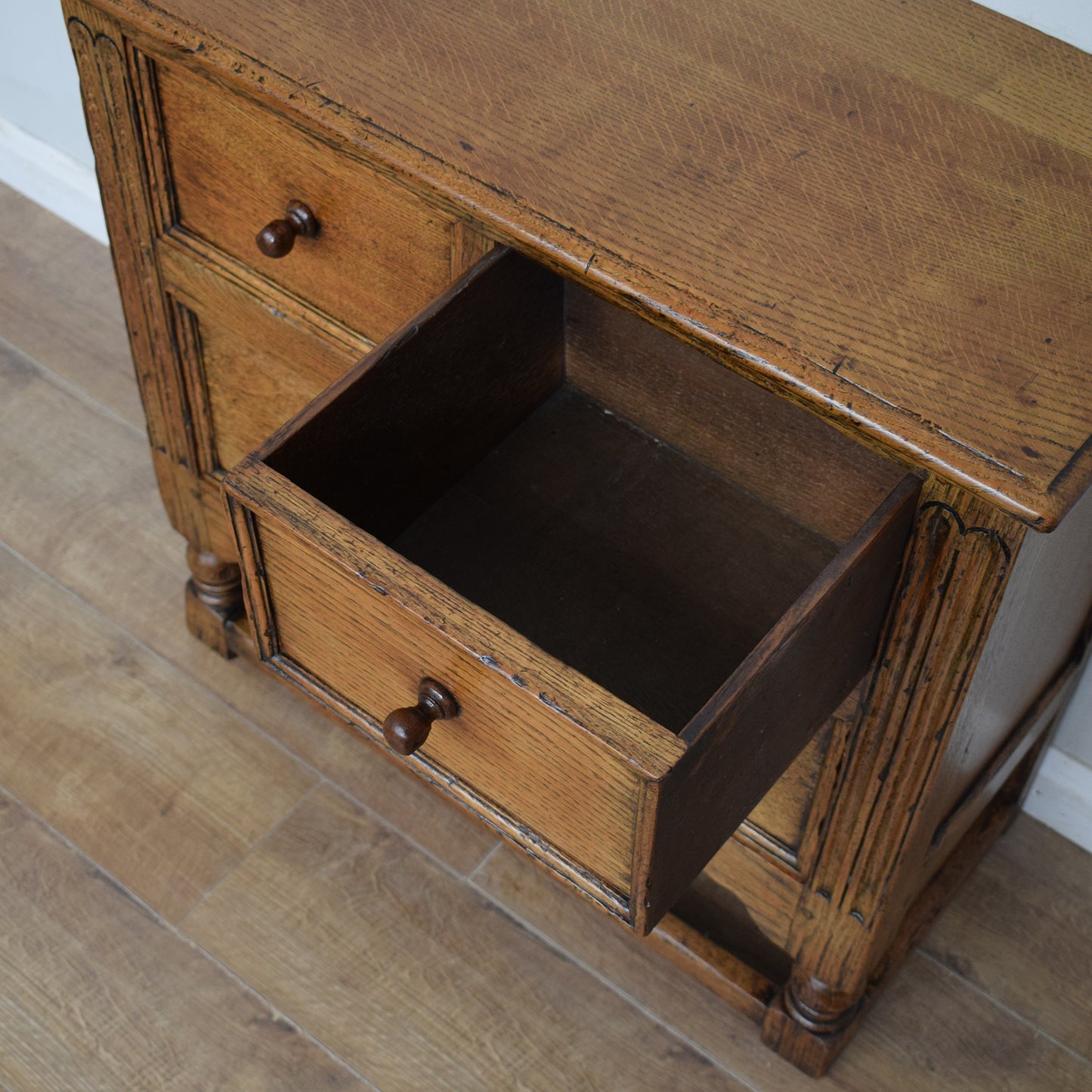 Oak Chest of Drawers