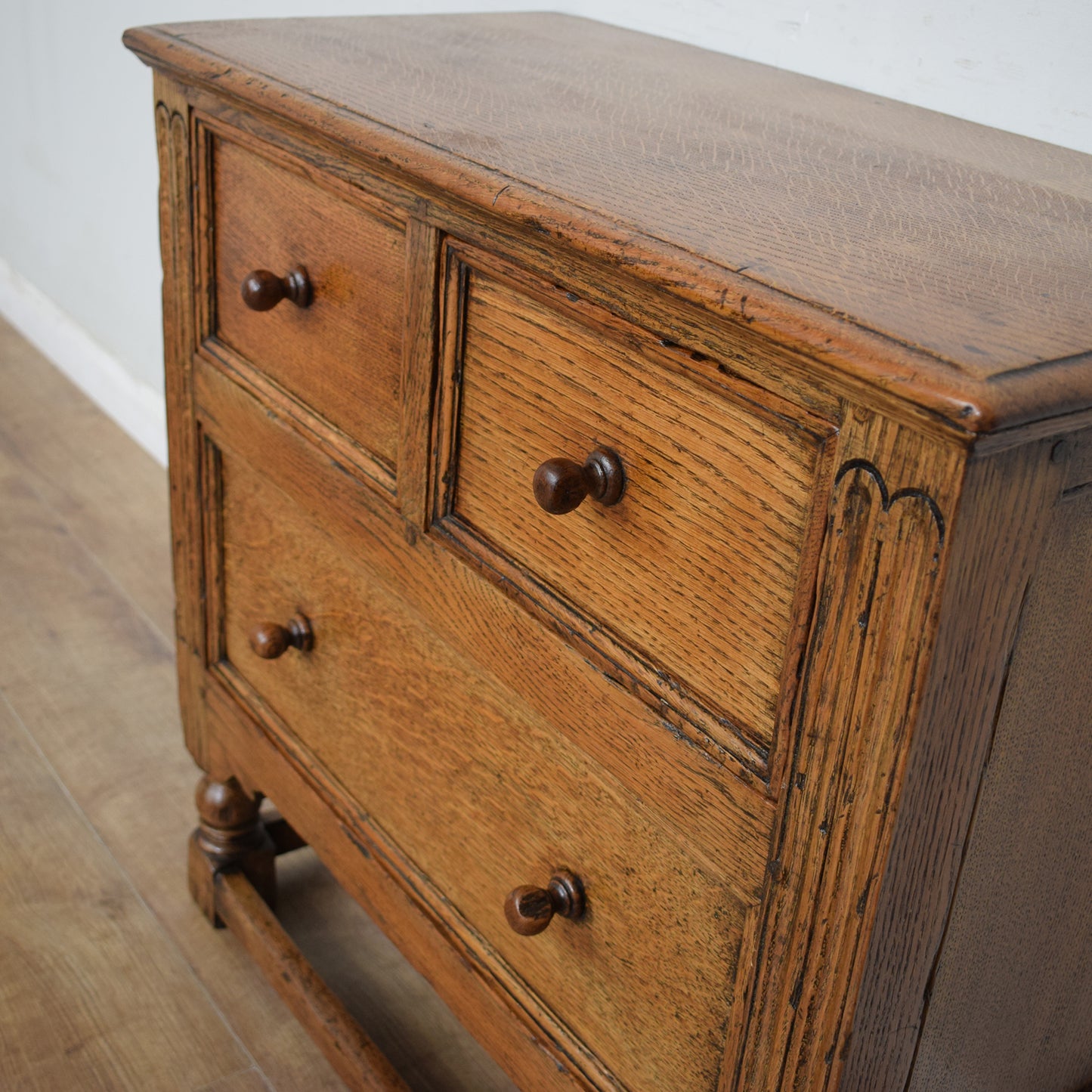 Oak Chest of Drawers