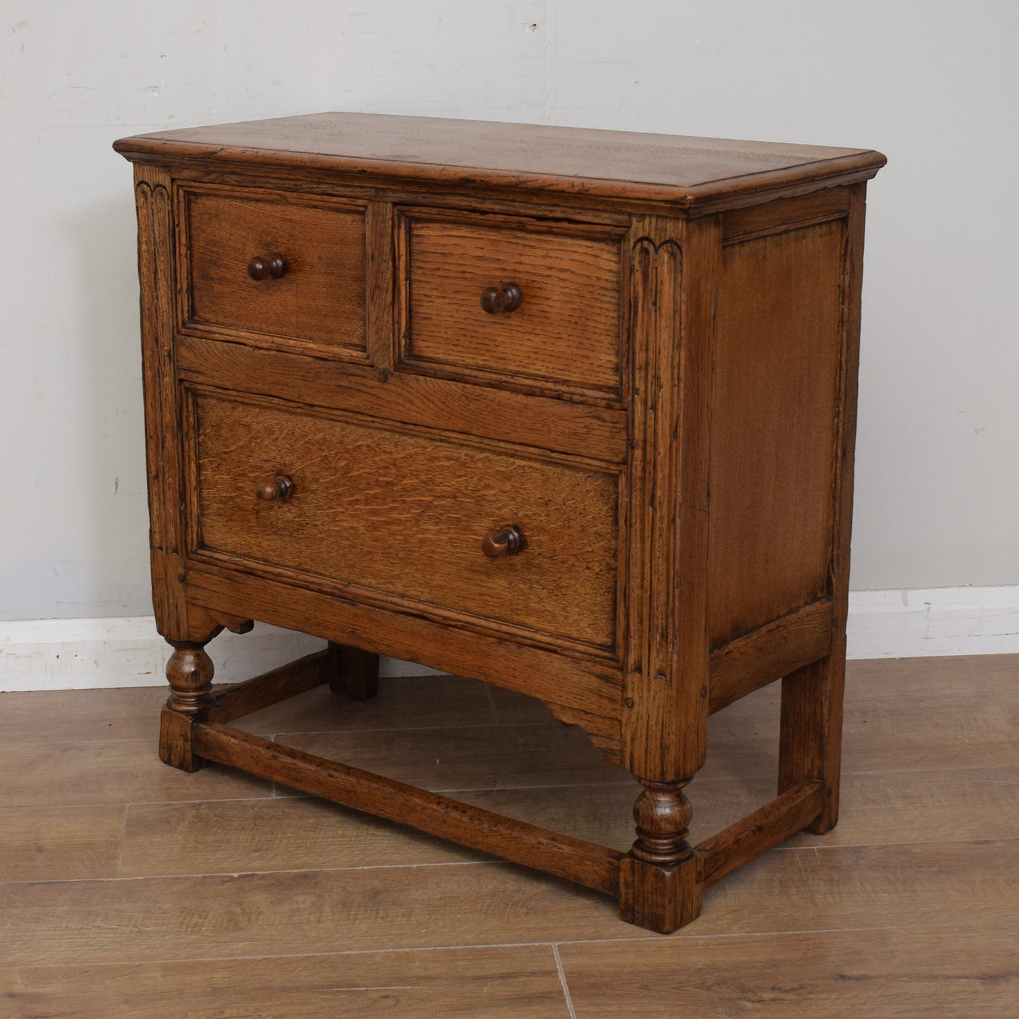 Oak Chest of Drawers