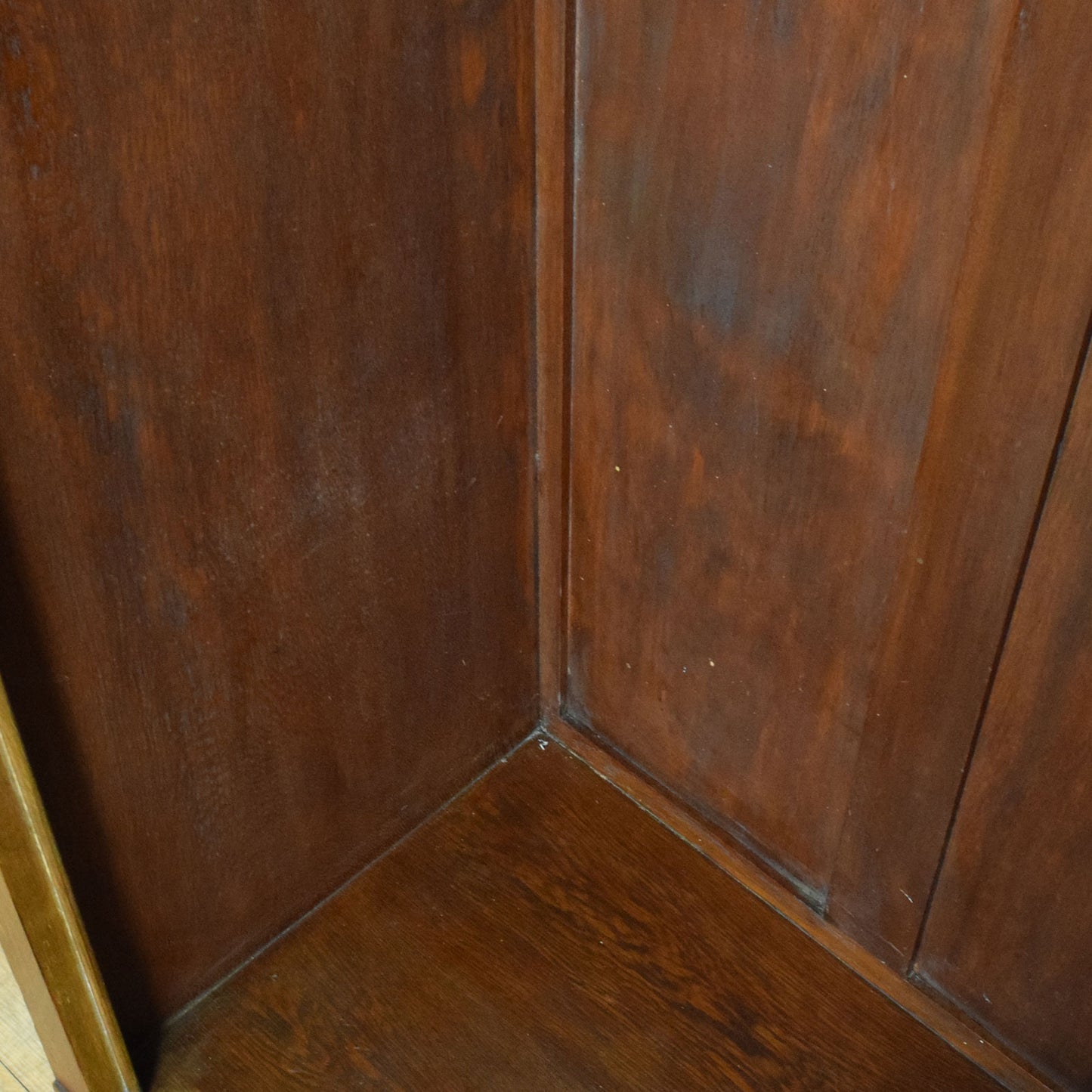 Mirrored Oak Hallrobe