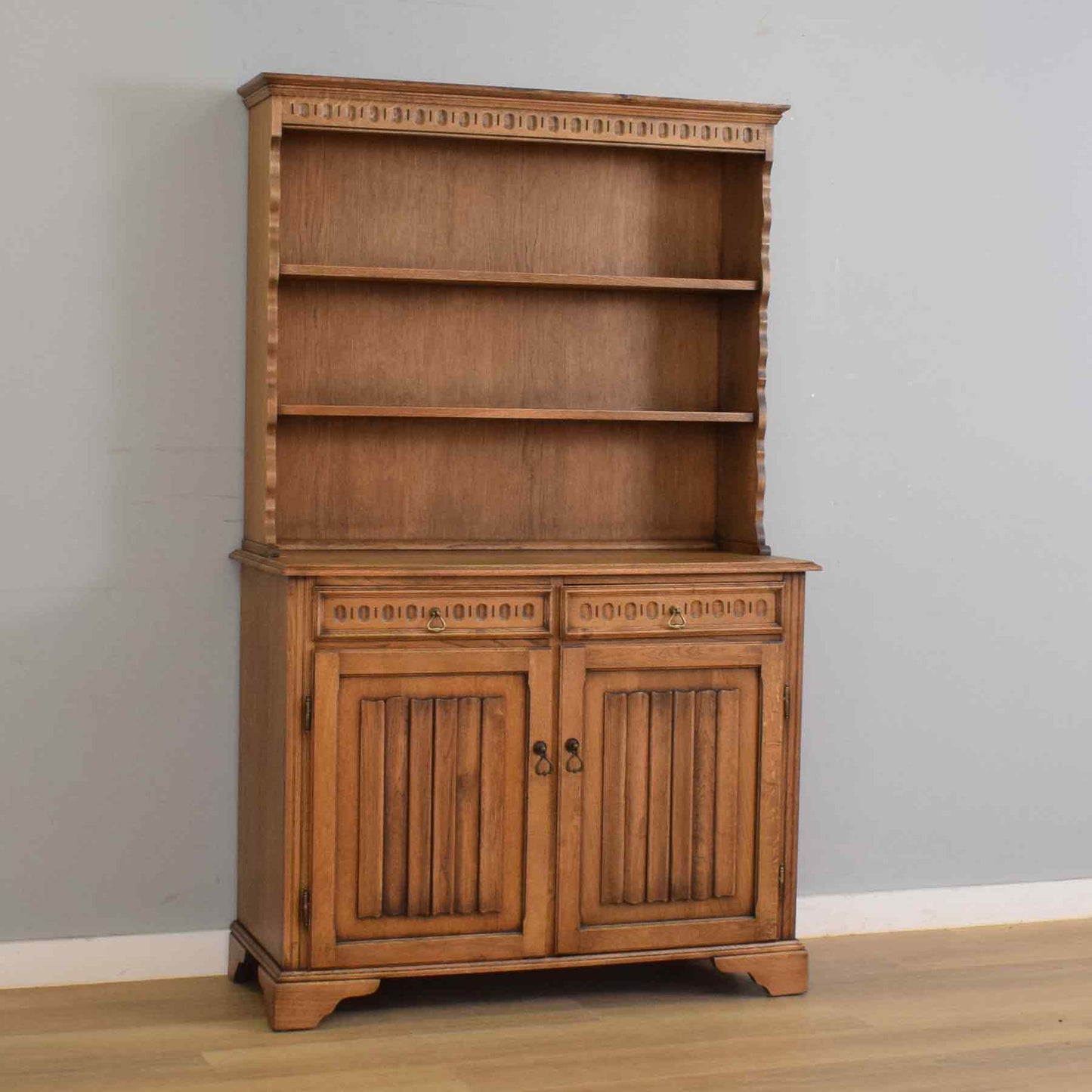 Classic Linenfold Dresser
