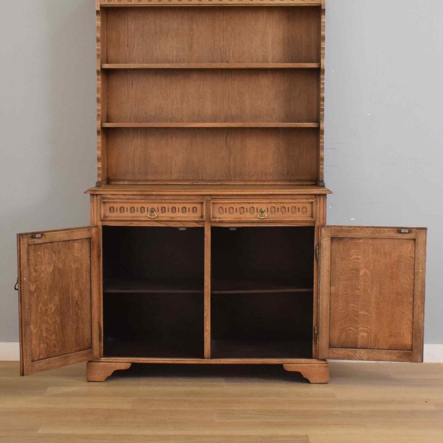 Classic Linenfold Dresser