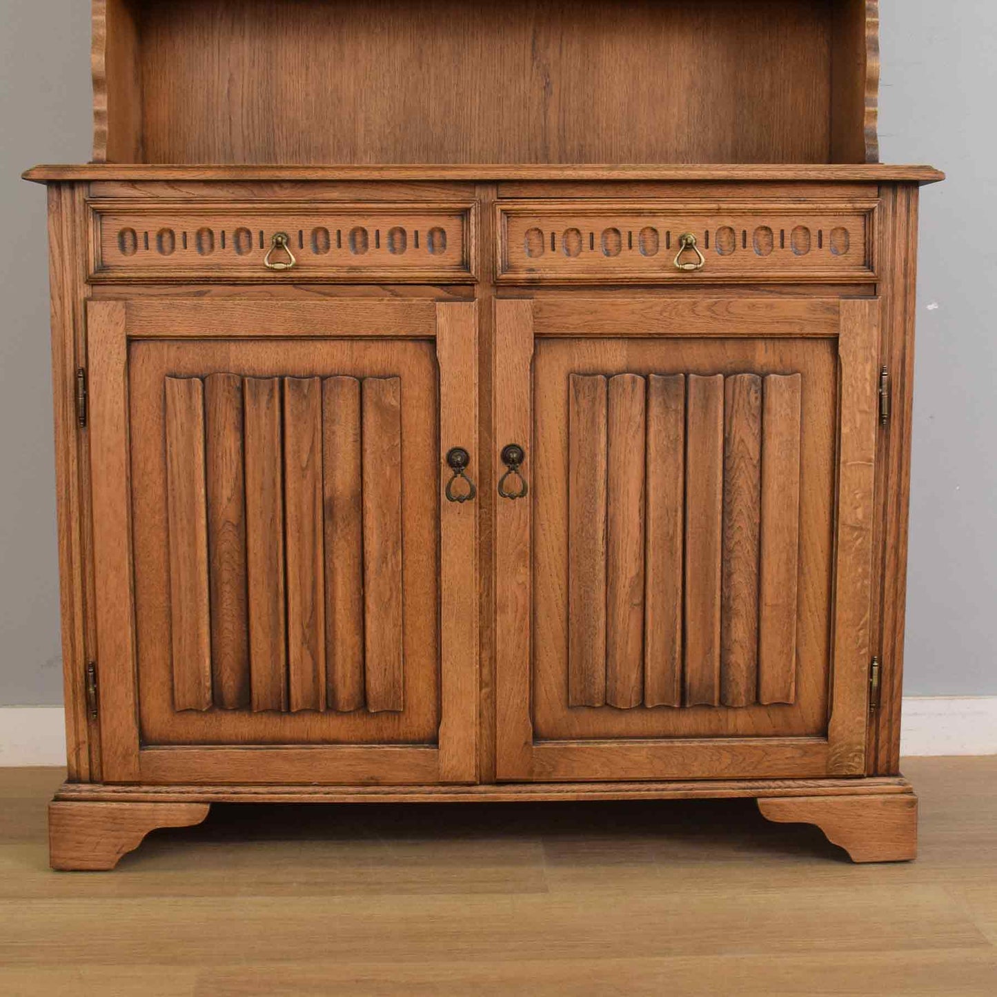 Classic Linenfold Dresser