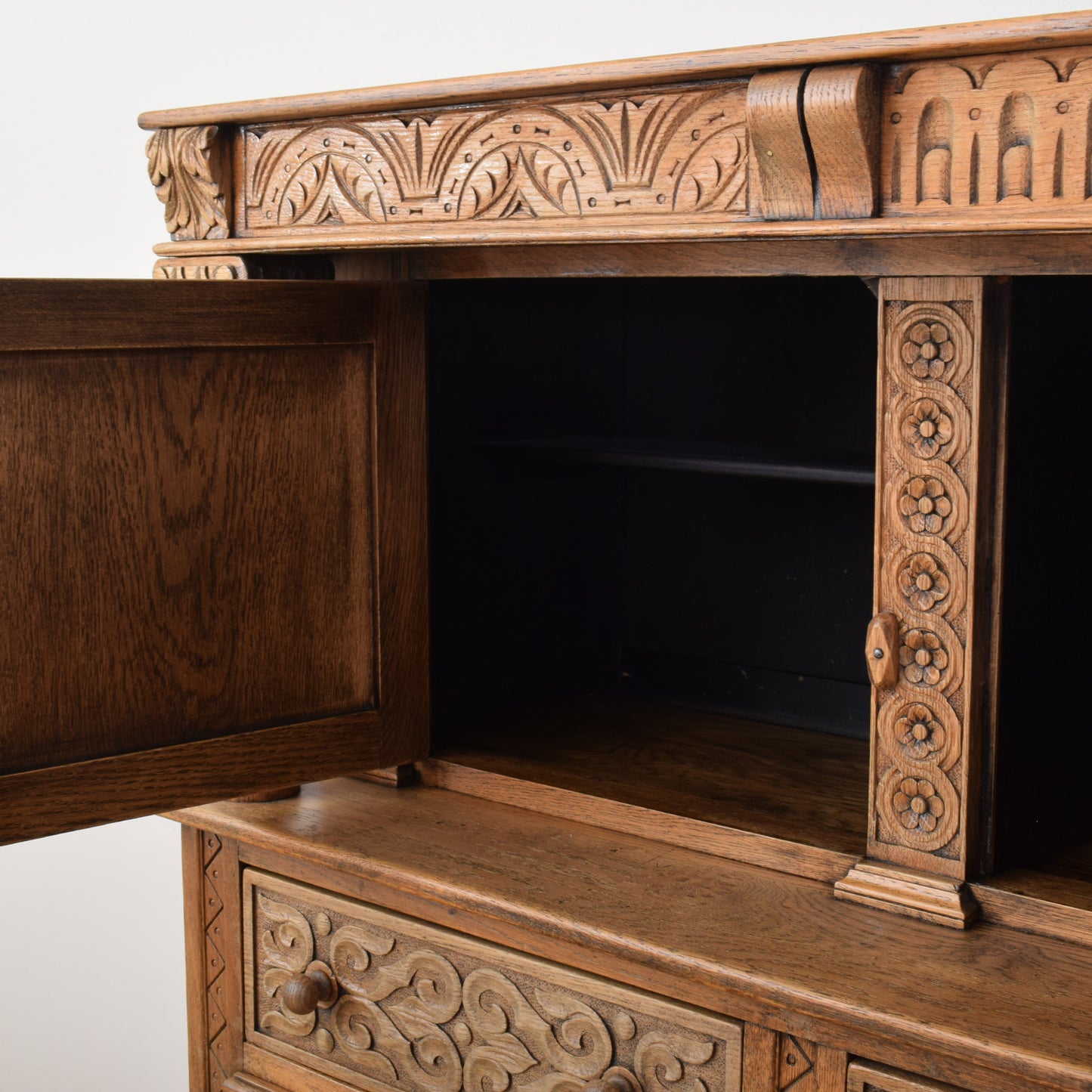 Oak Court Cabinet