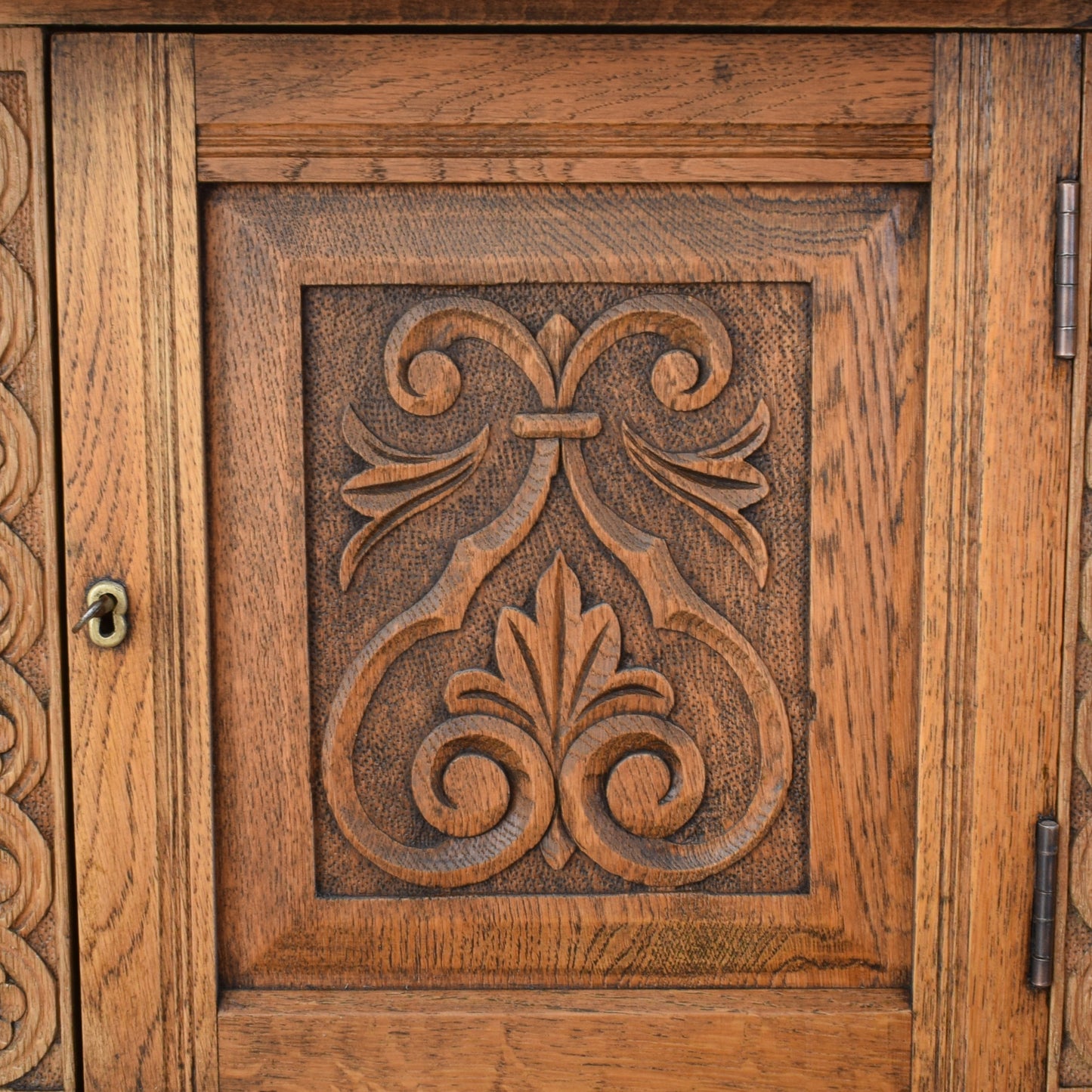 Oak Court Cabinet
