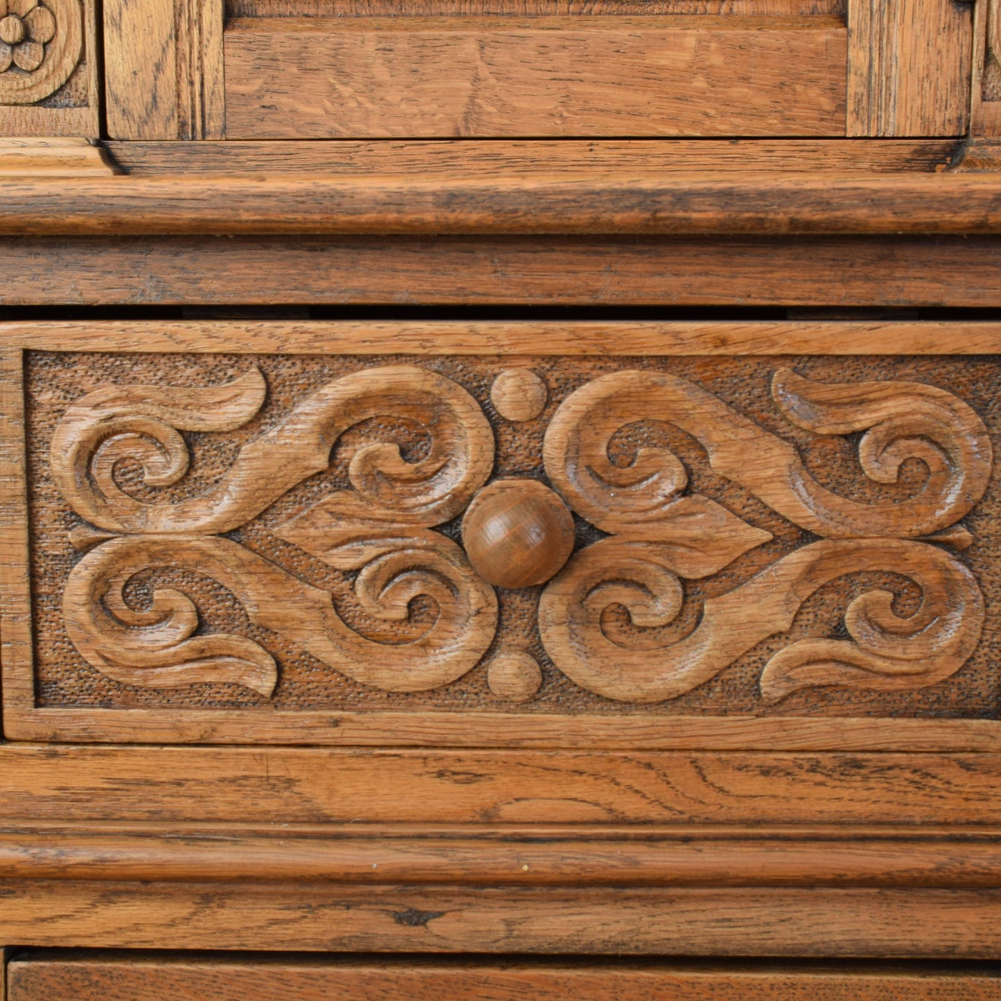 Oak Court Cabinet