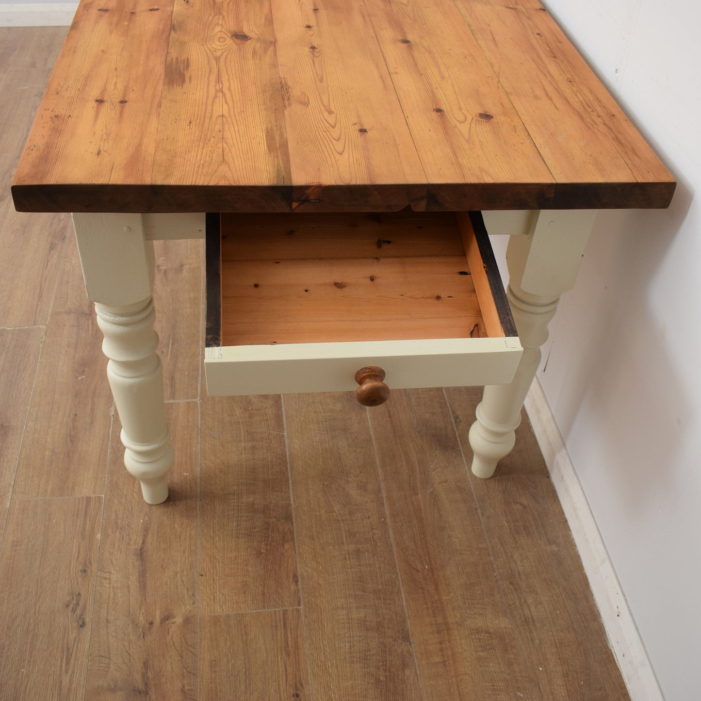 Farmhouse Style Table And Six Chairs