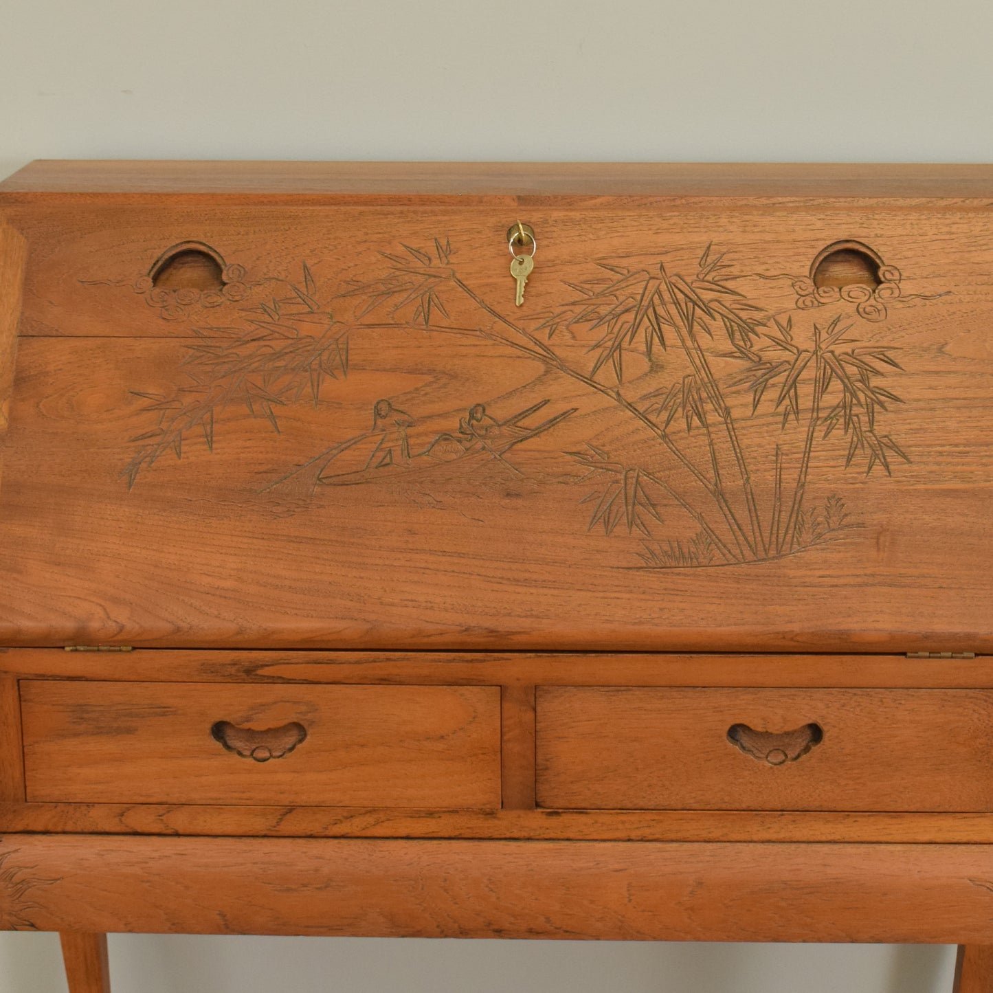 Camphor Bureau with Stool