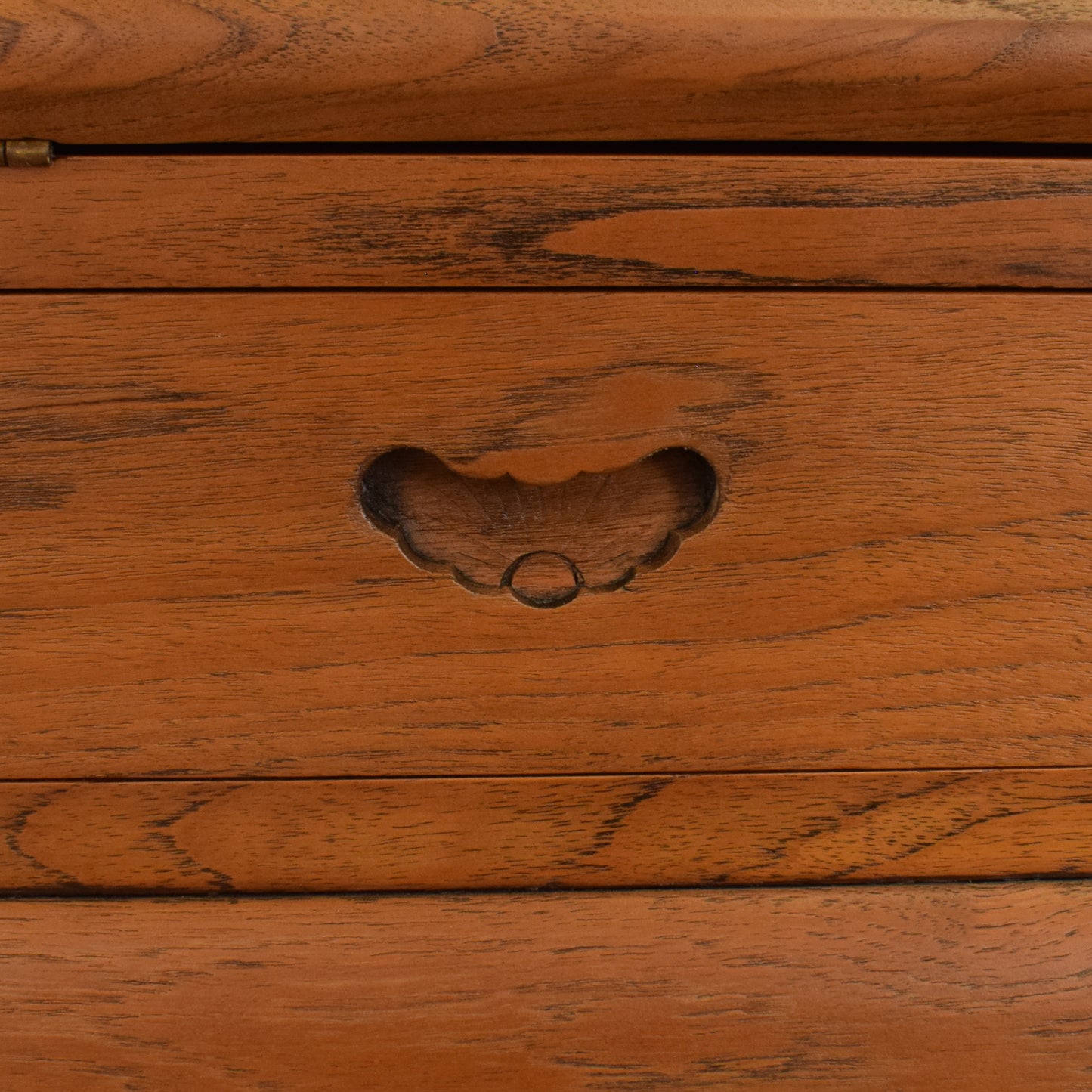 Camphor Bureau with Stool