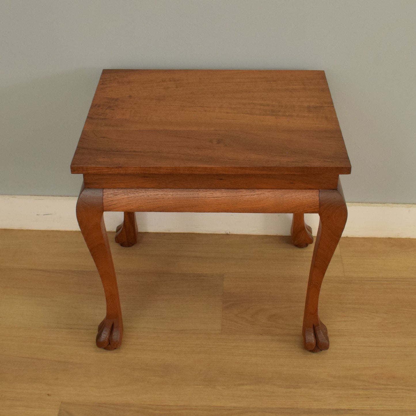Camphor Bureau with Stool