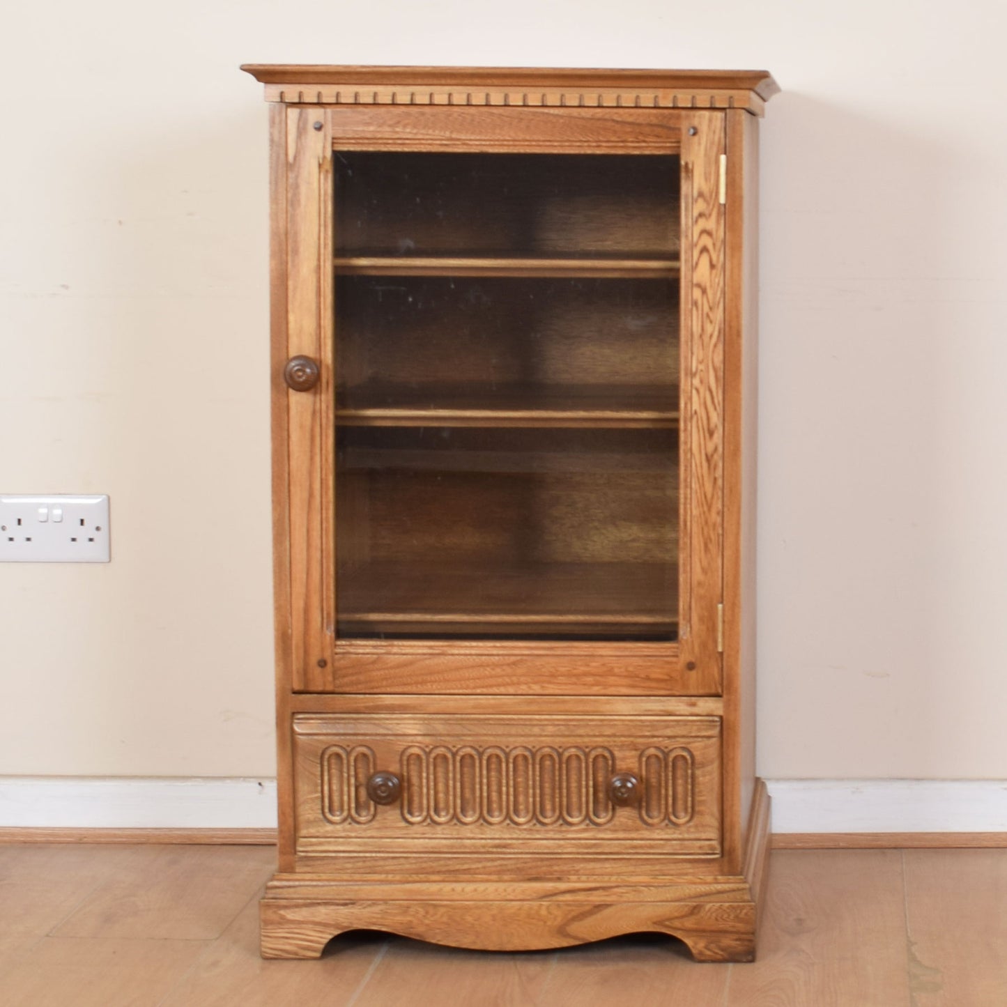 Ercol Cabinet Hifi Unit