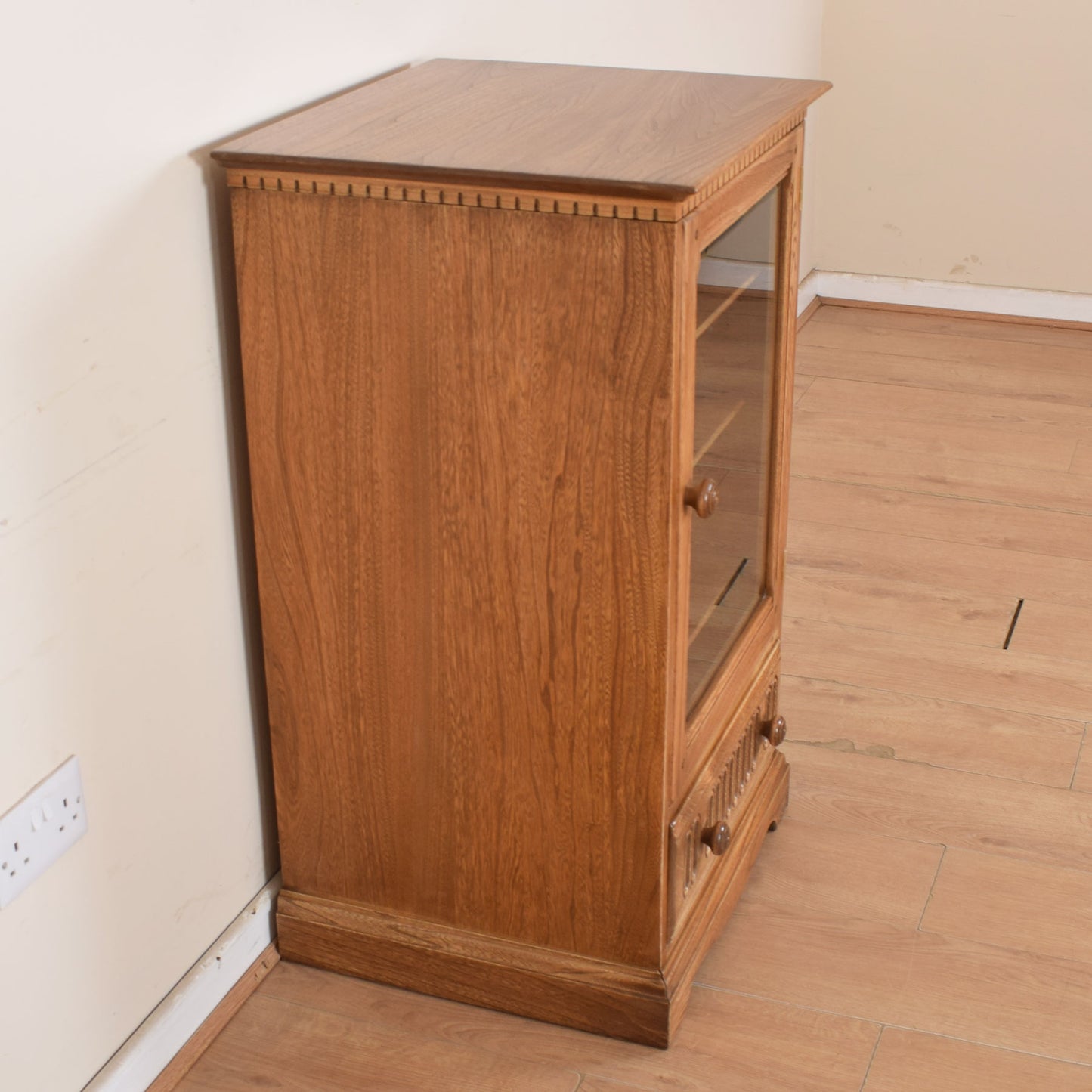 Ercol Cabinet Hifi Unit