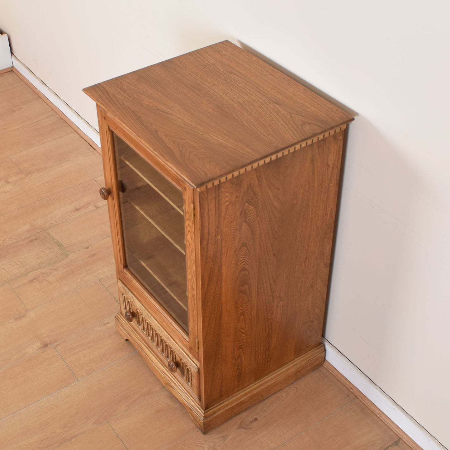 Ercol Cabinet Hifi Unit