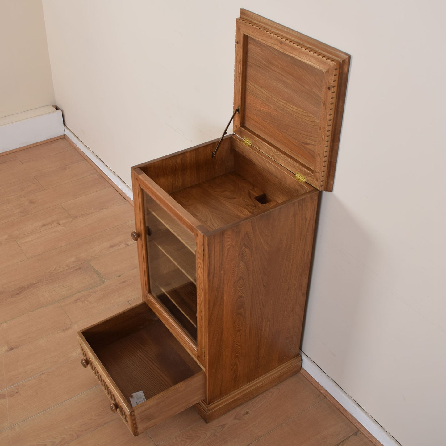 Ercol Cabinet Hifi Unit