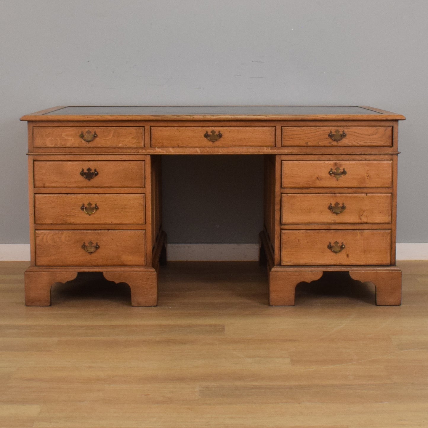 Large Oak Partners Desk