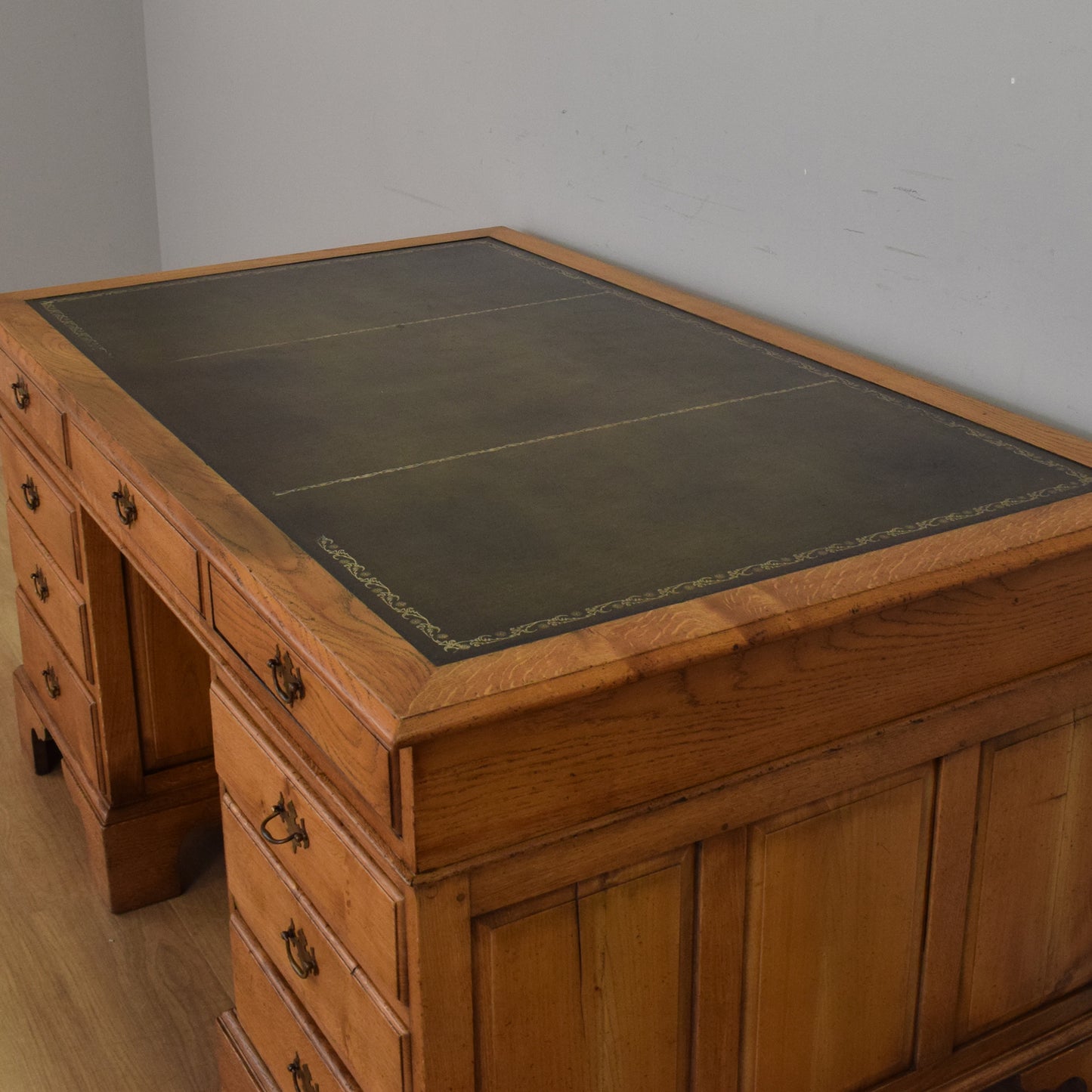 Large Oak Partners Desk