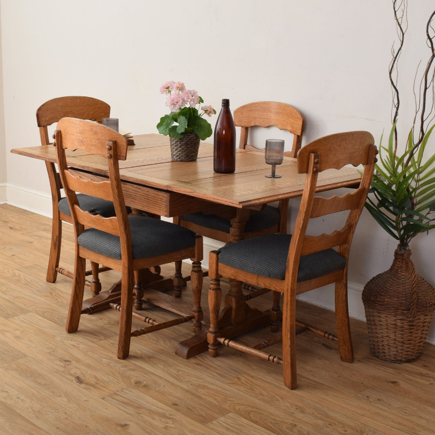 Extendable Table And Four Chairs