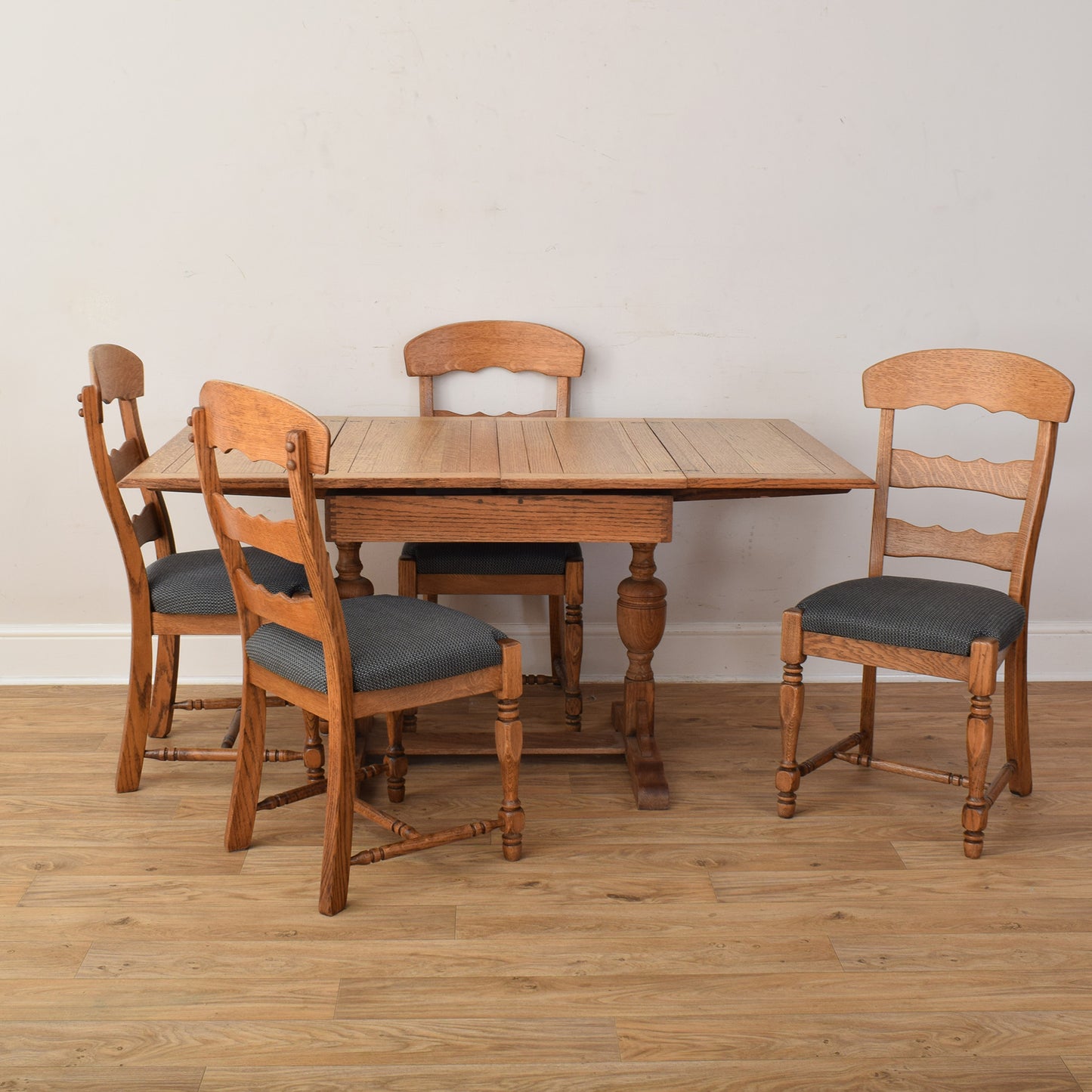 Extendable Table And Four Chairs