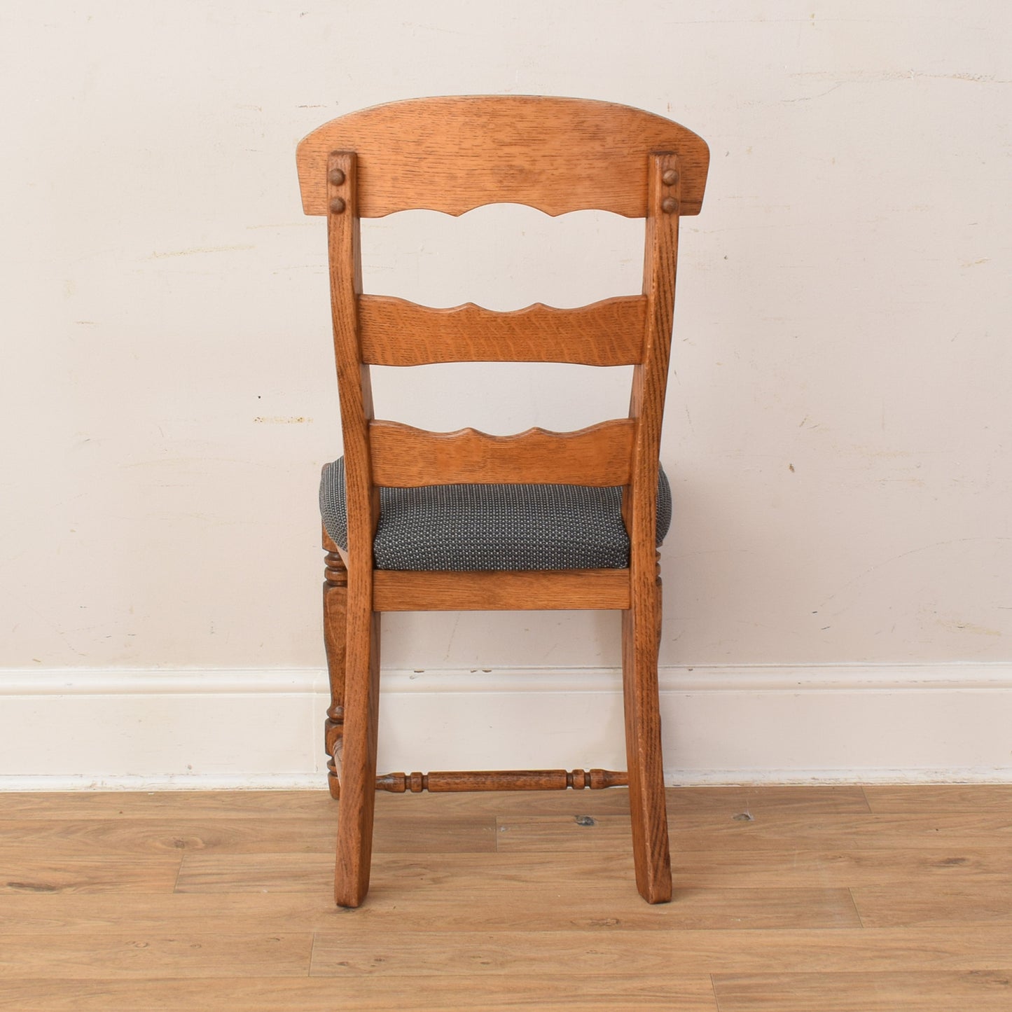 Extendable Table And Four Chairs