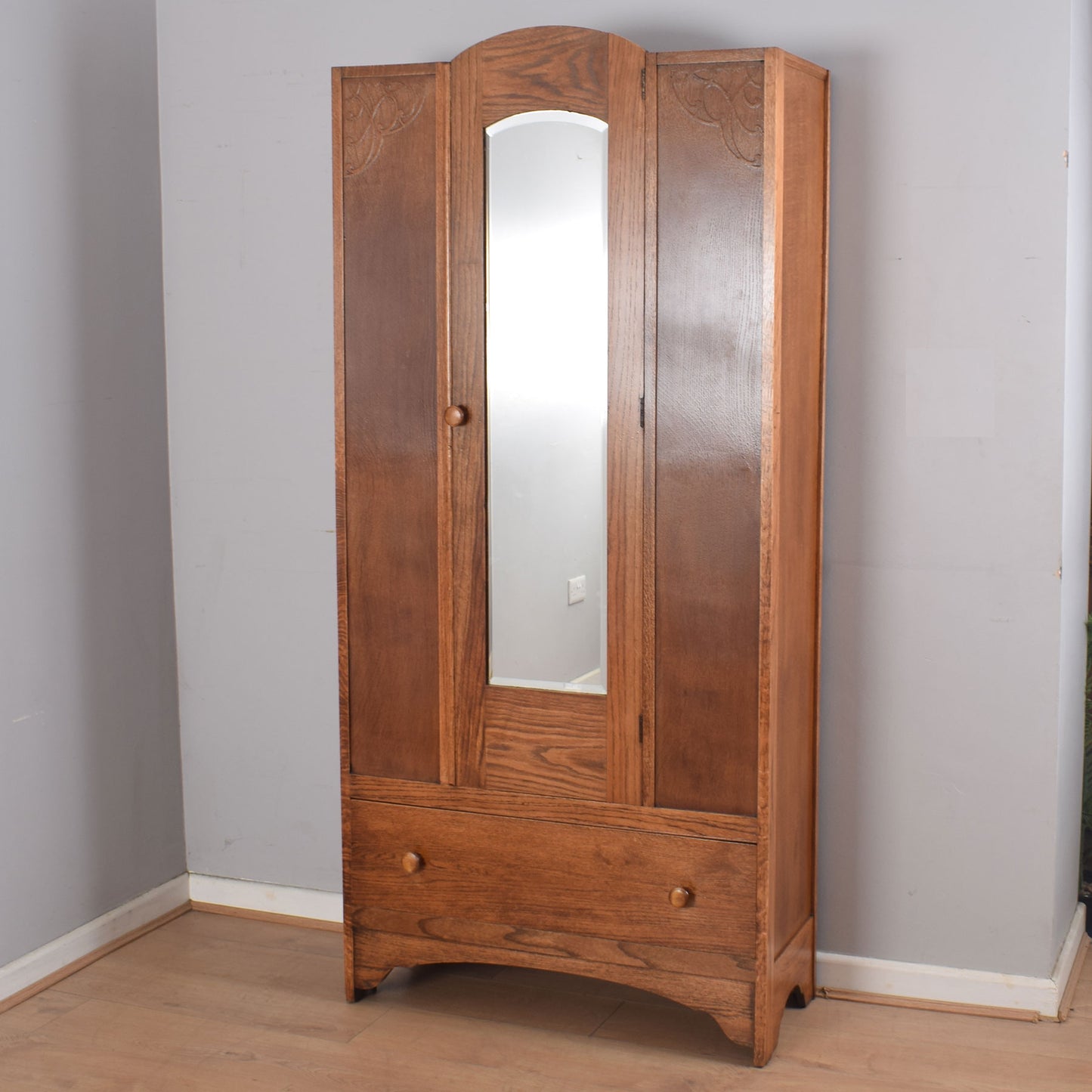 Mirrored Door Oak Hallrobe