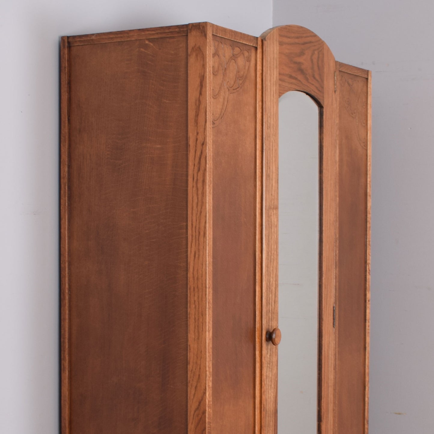 Mirrored Door Oak Hallrobe