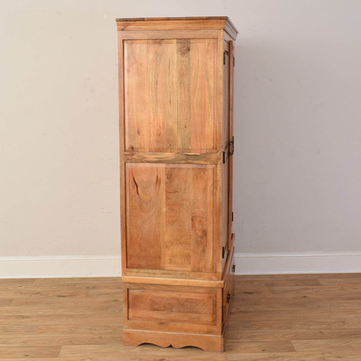 Mango Wardrobe