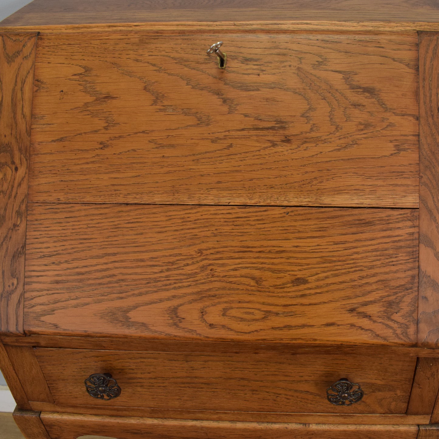 Slim Oak Bureau