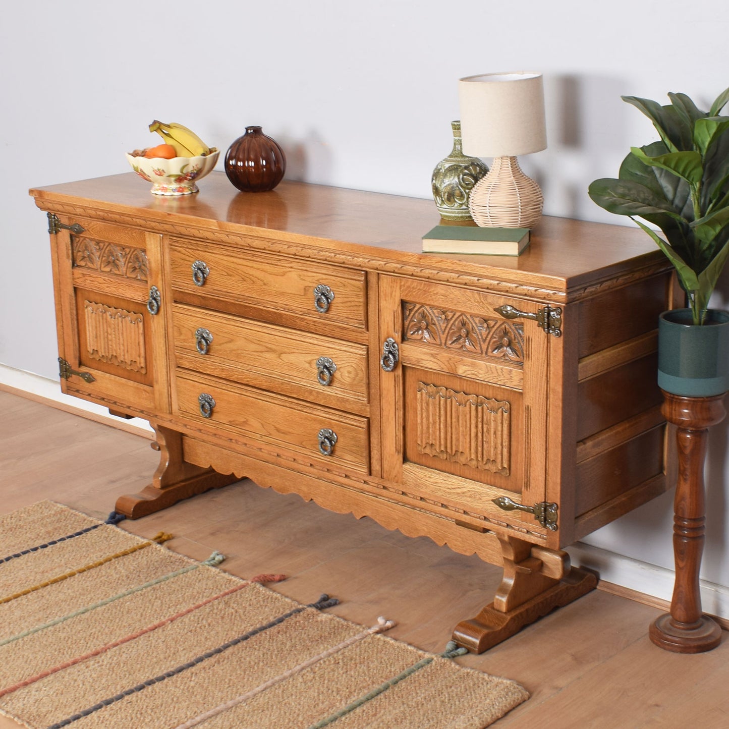 Old Charm Farmhouse Sideboard