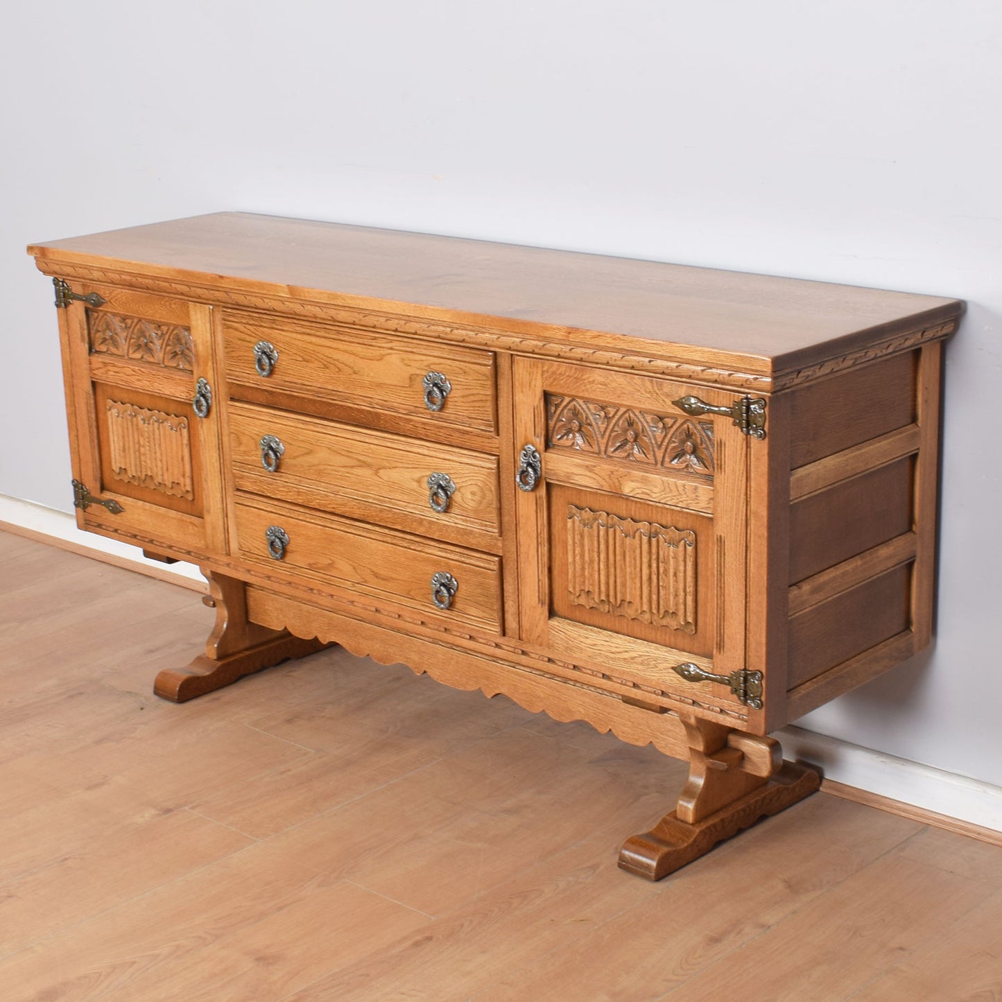 Old Charm Farmhouse Sideboard