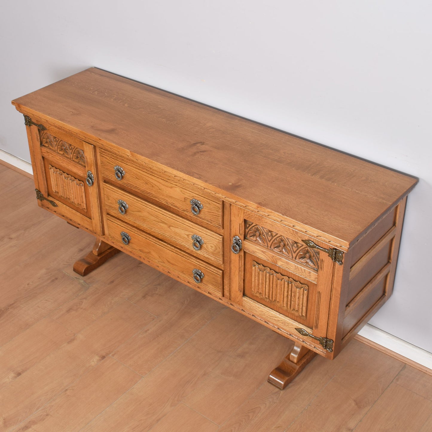 Old Charm Farmhouse Sideboard