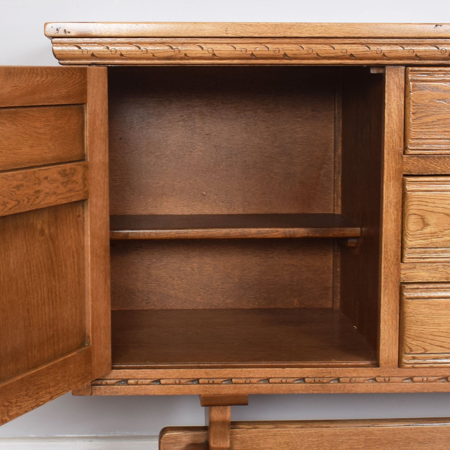 Old Charm Farmhouse Sideboard