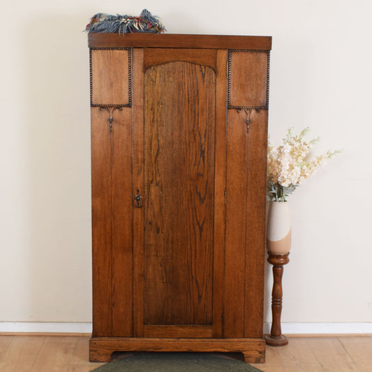 Oak Vintage Hall Robe
