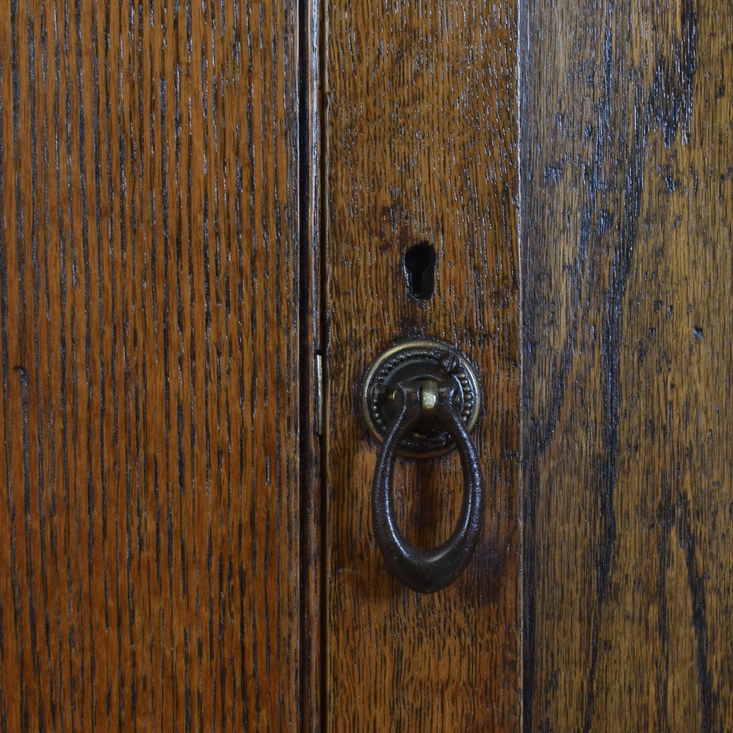 Oak Vintage Hall Robe